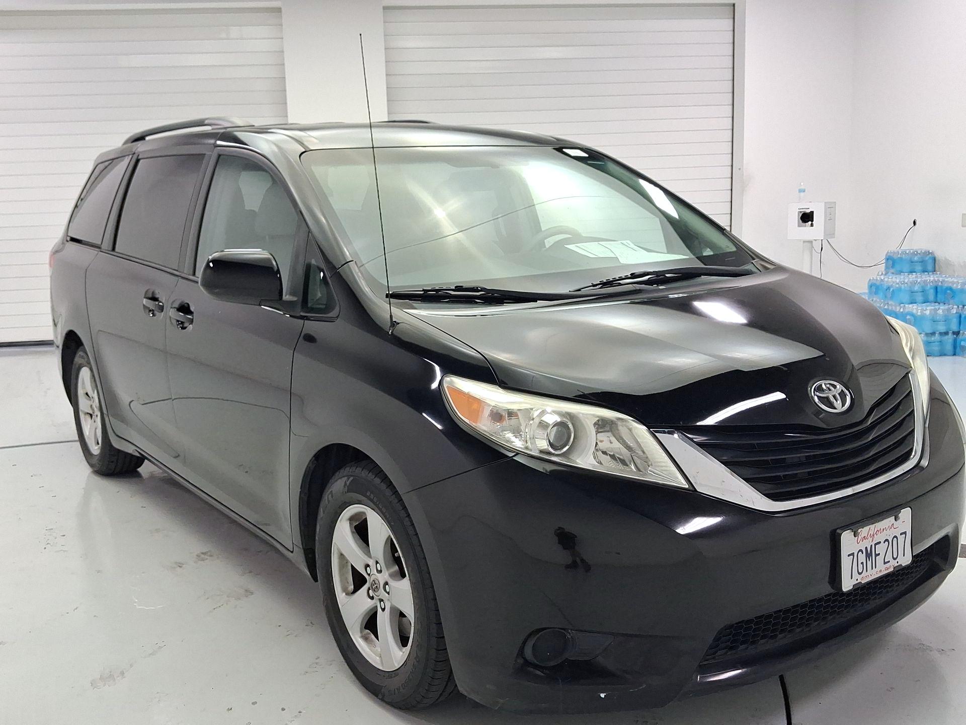 Thumbnail: 2014 Toyota Sienna - 1