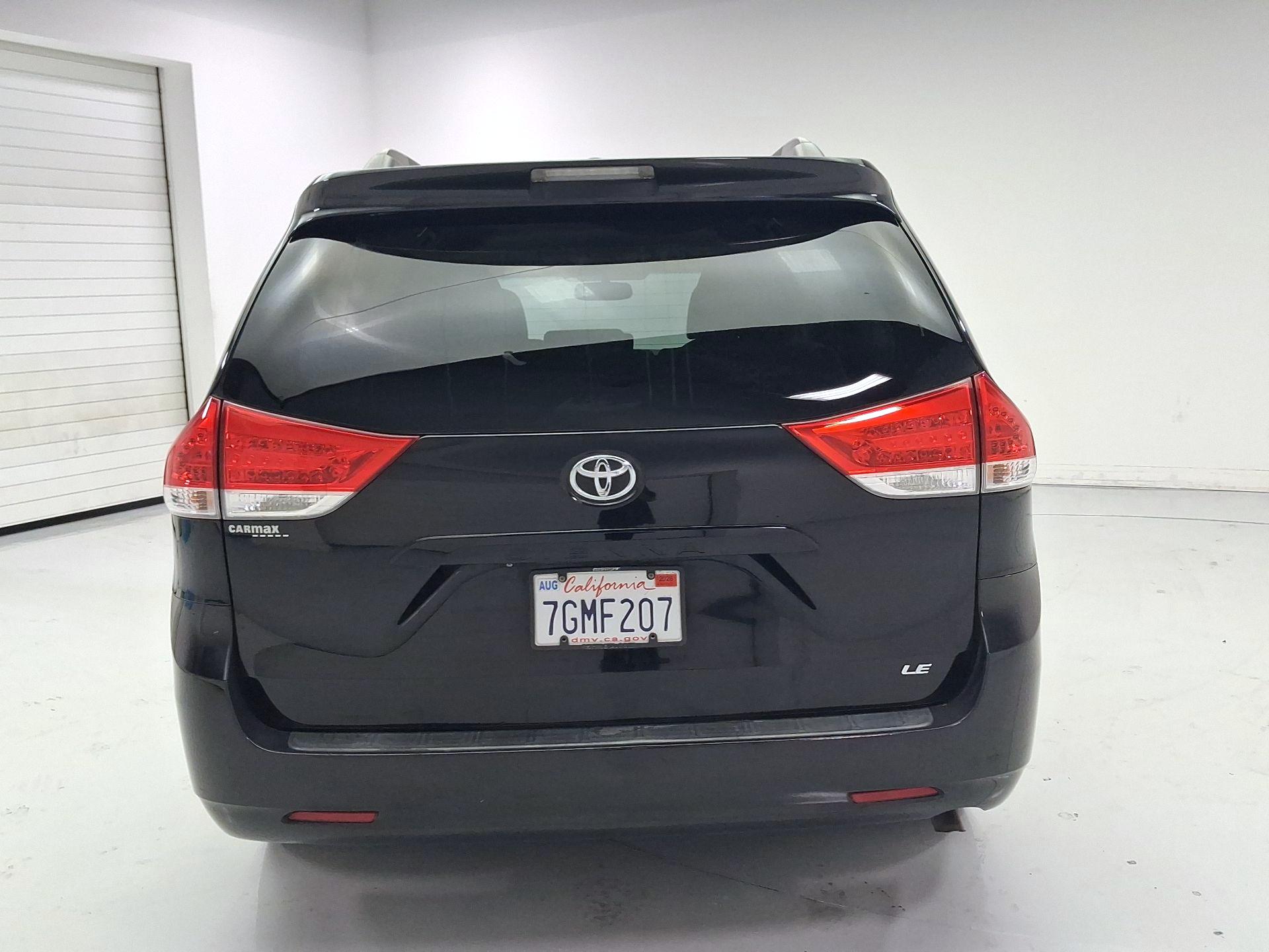 Thumbnail: 2014 Toyota Sienna - 6