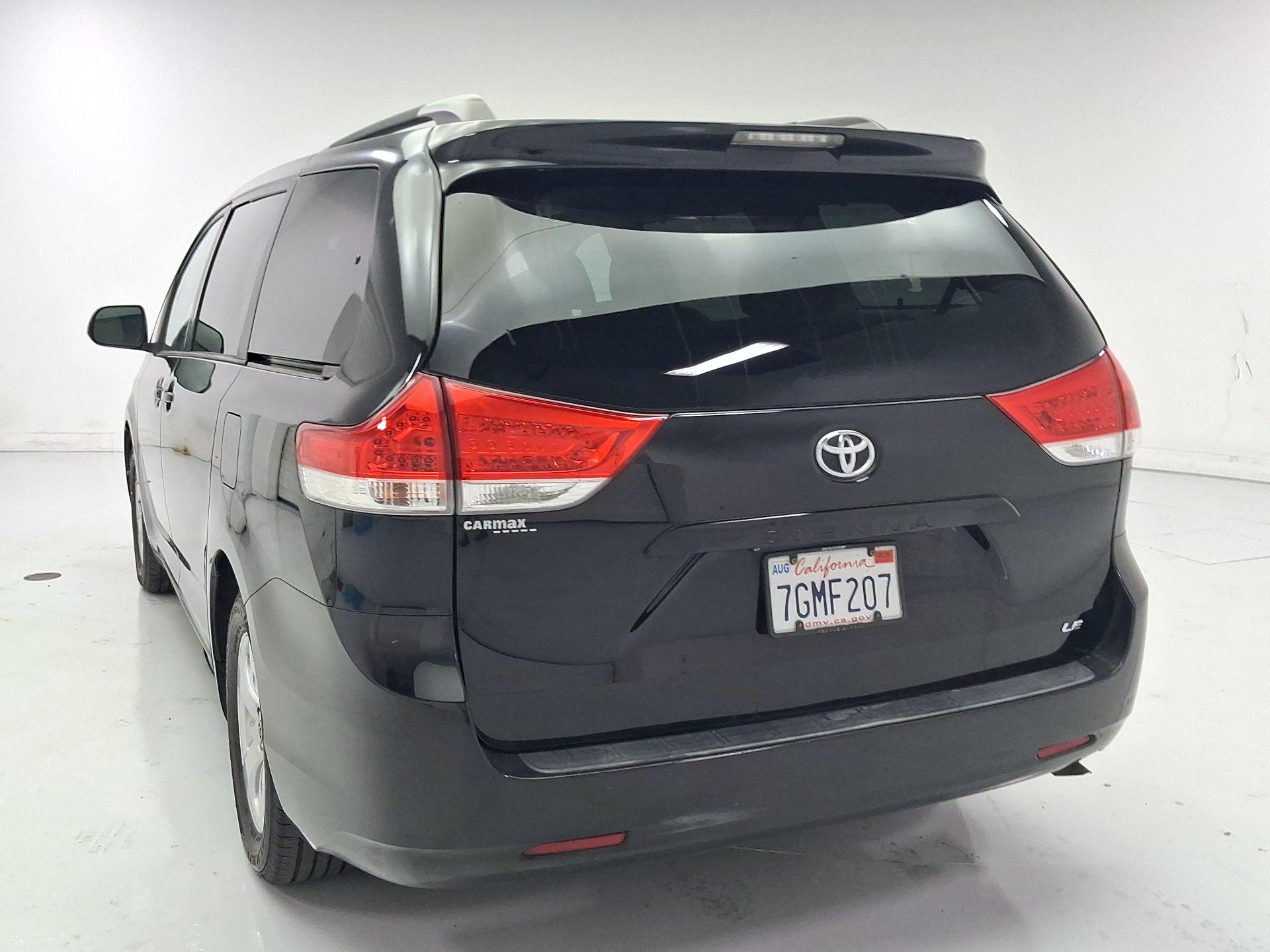 Thumbnail: 2014 Toyota Sienna - 7