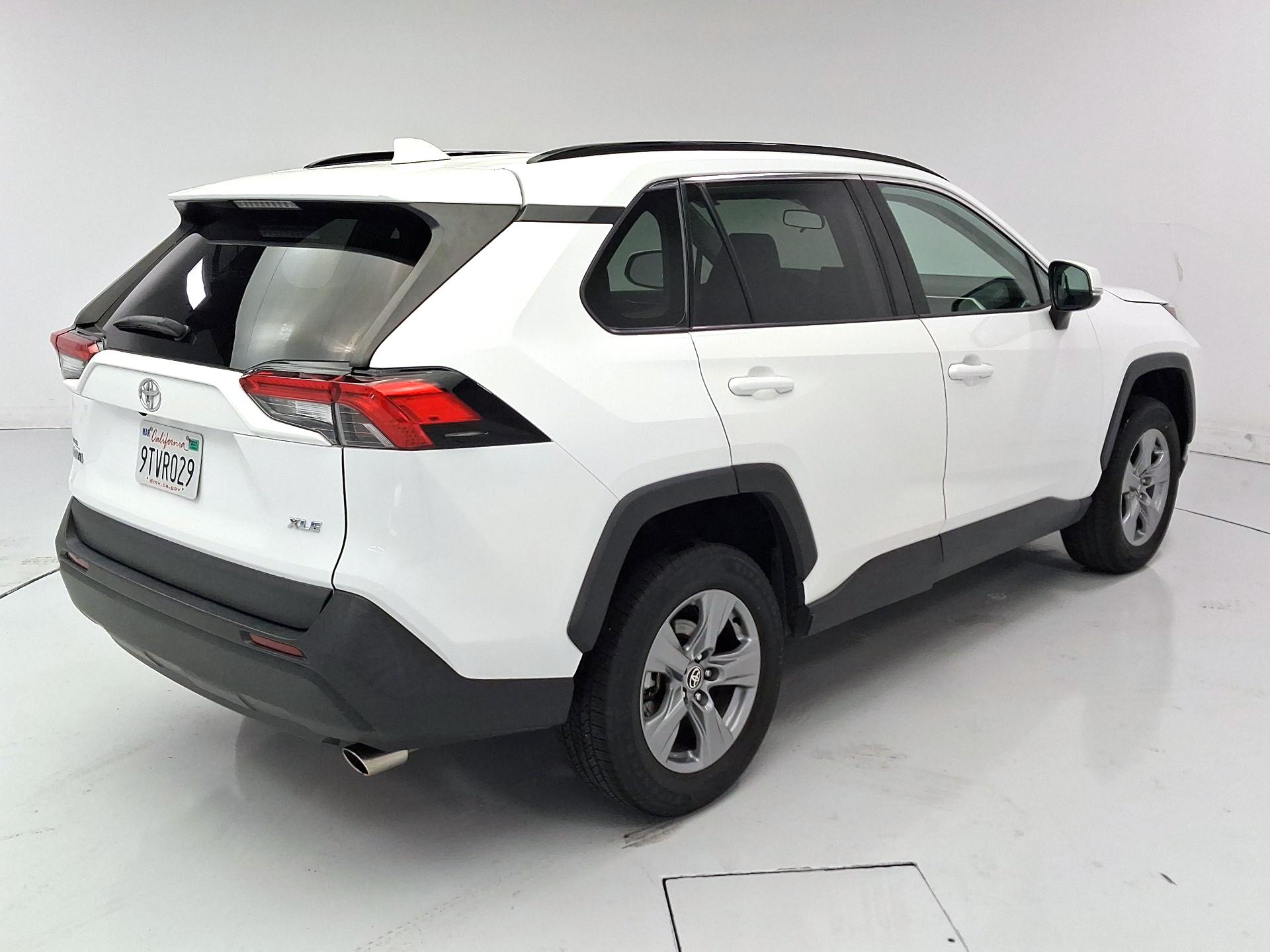 Thumbnail: 2022 Toyota RAV4 - 5