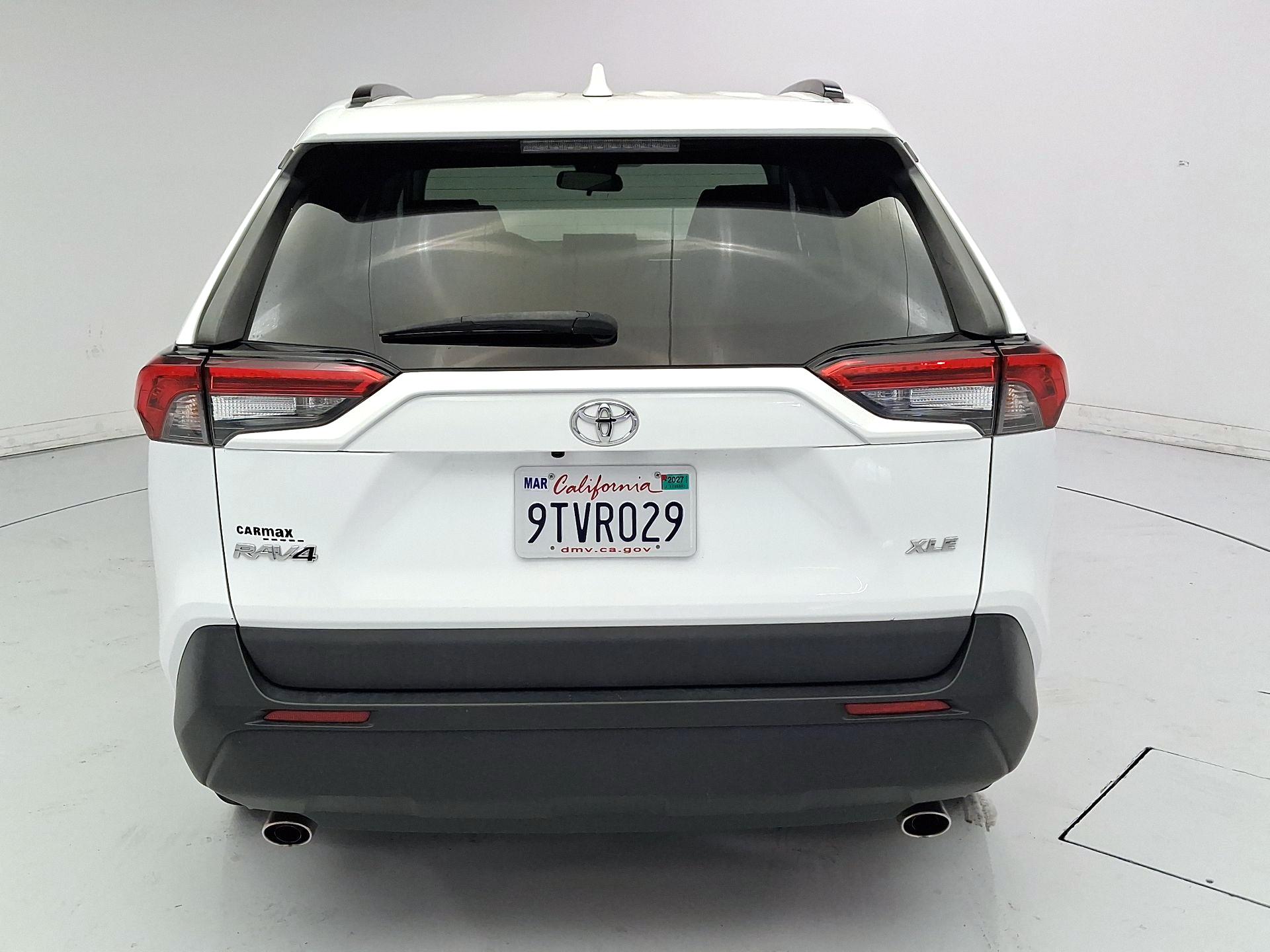Thumbnail: 2022 Toyota RAV4 - 6