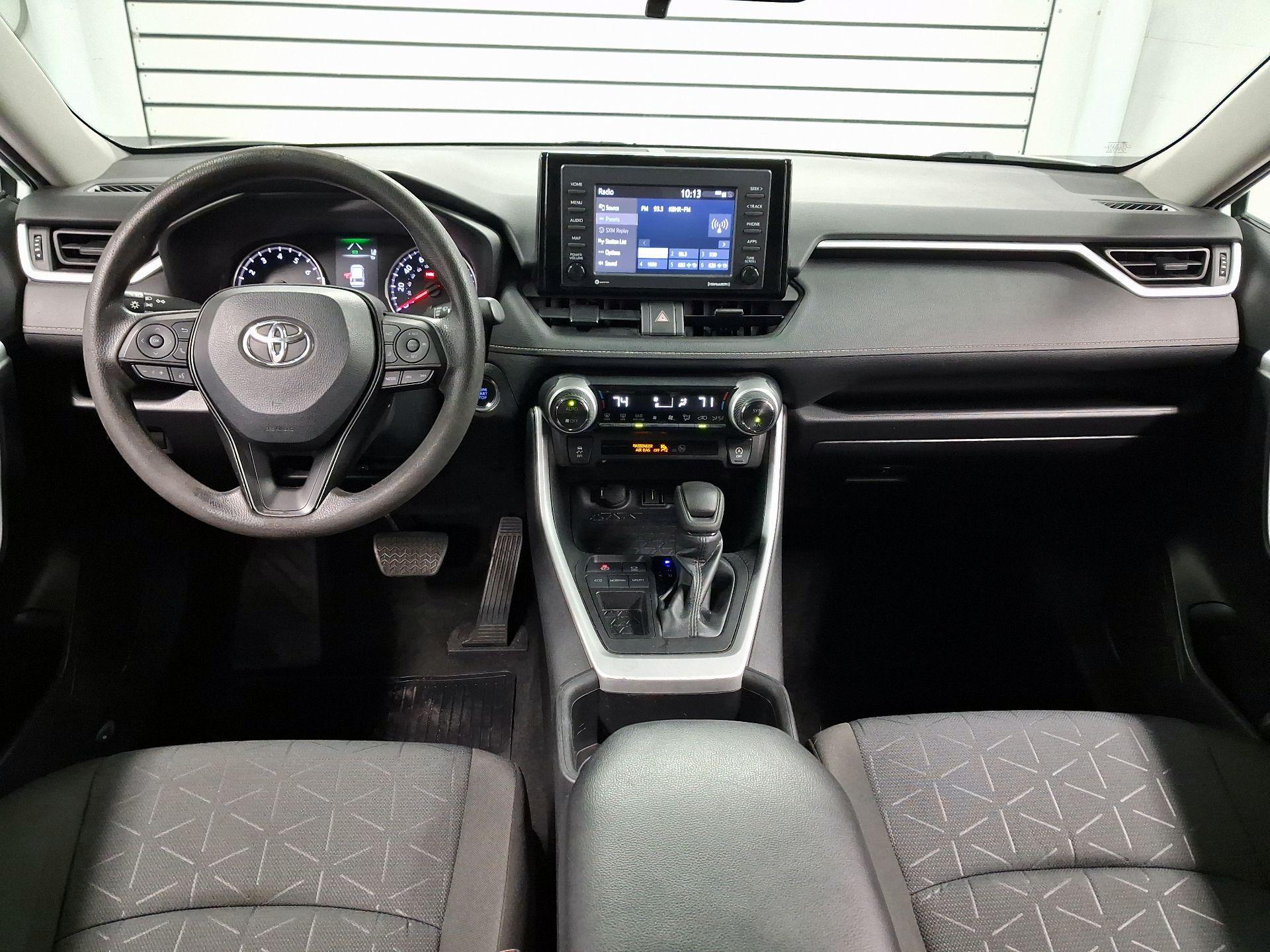 Thumbnail: 2022 Toyota RAV4 - 8