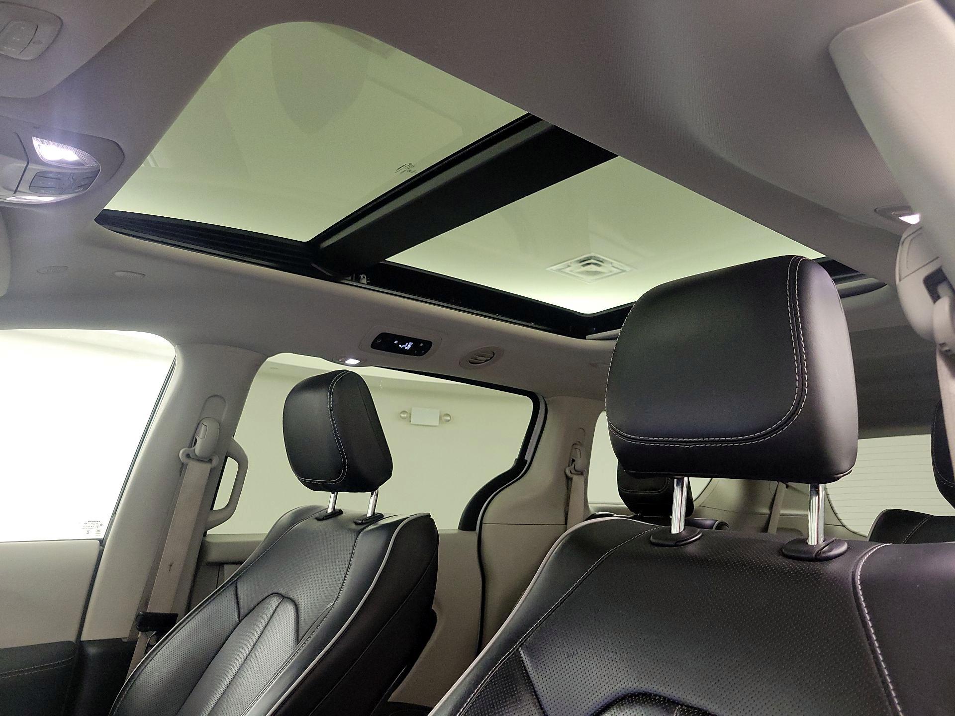 Thumbnail: 2023 Chrysler Pacifica - 20