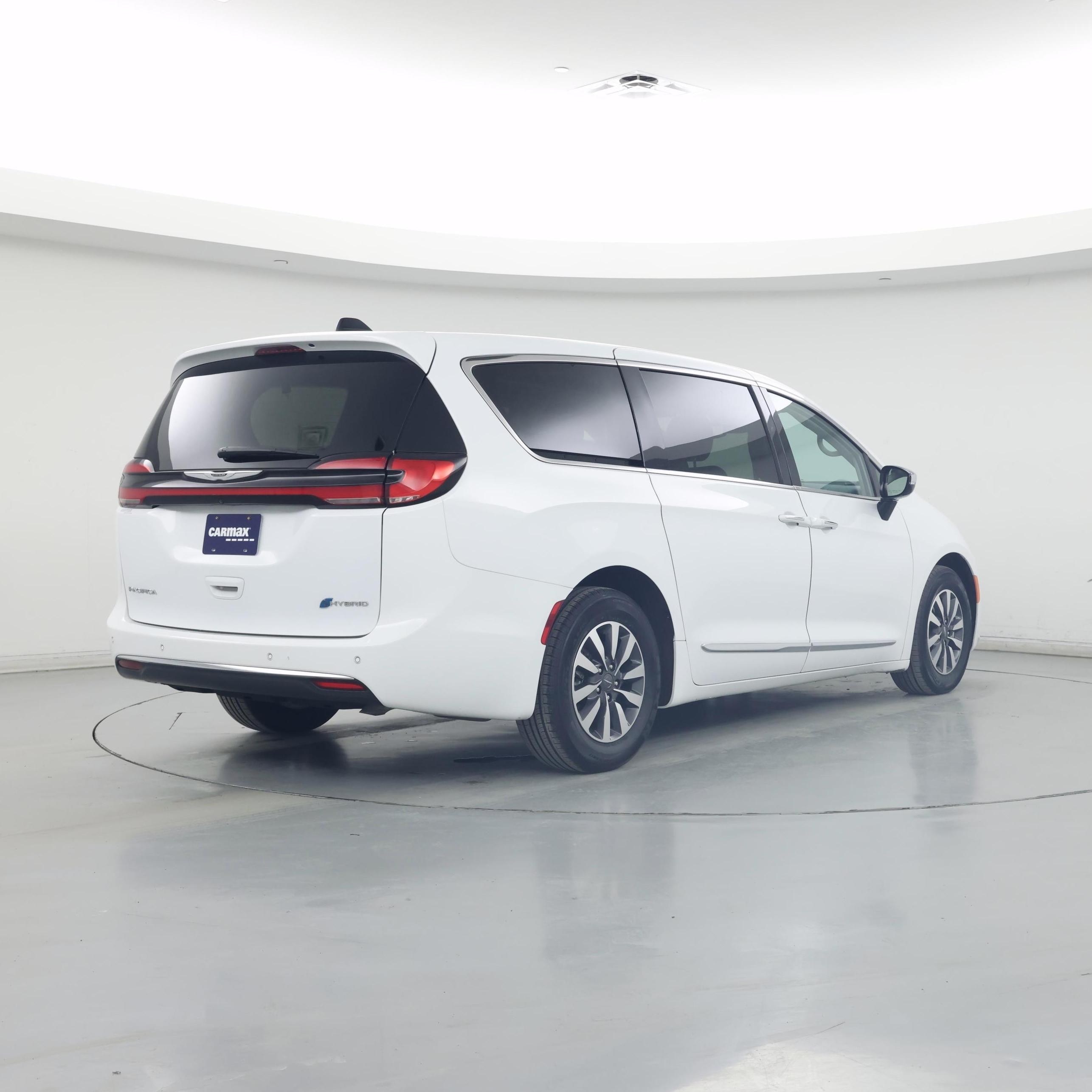 Thumbnail: 2023 Chrysler Pacifica - 8