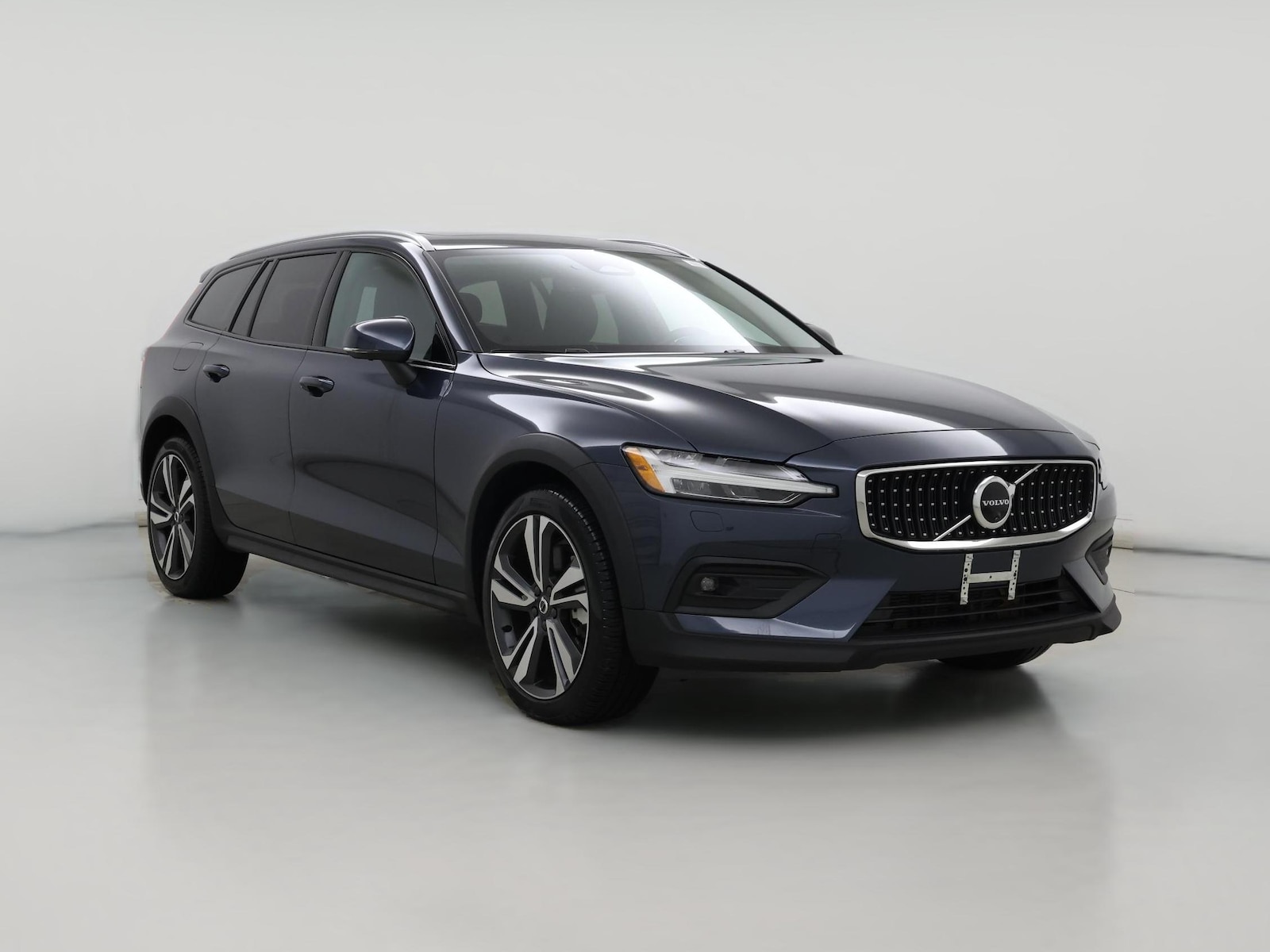 2025 Volvo V60 Cross Country