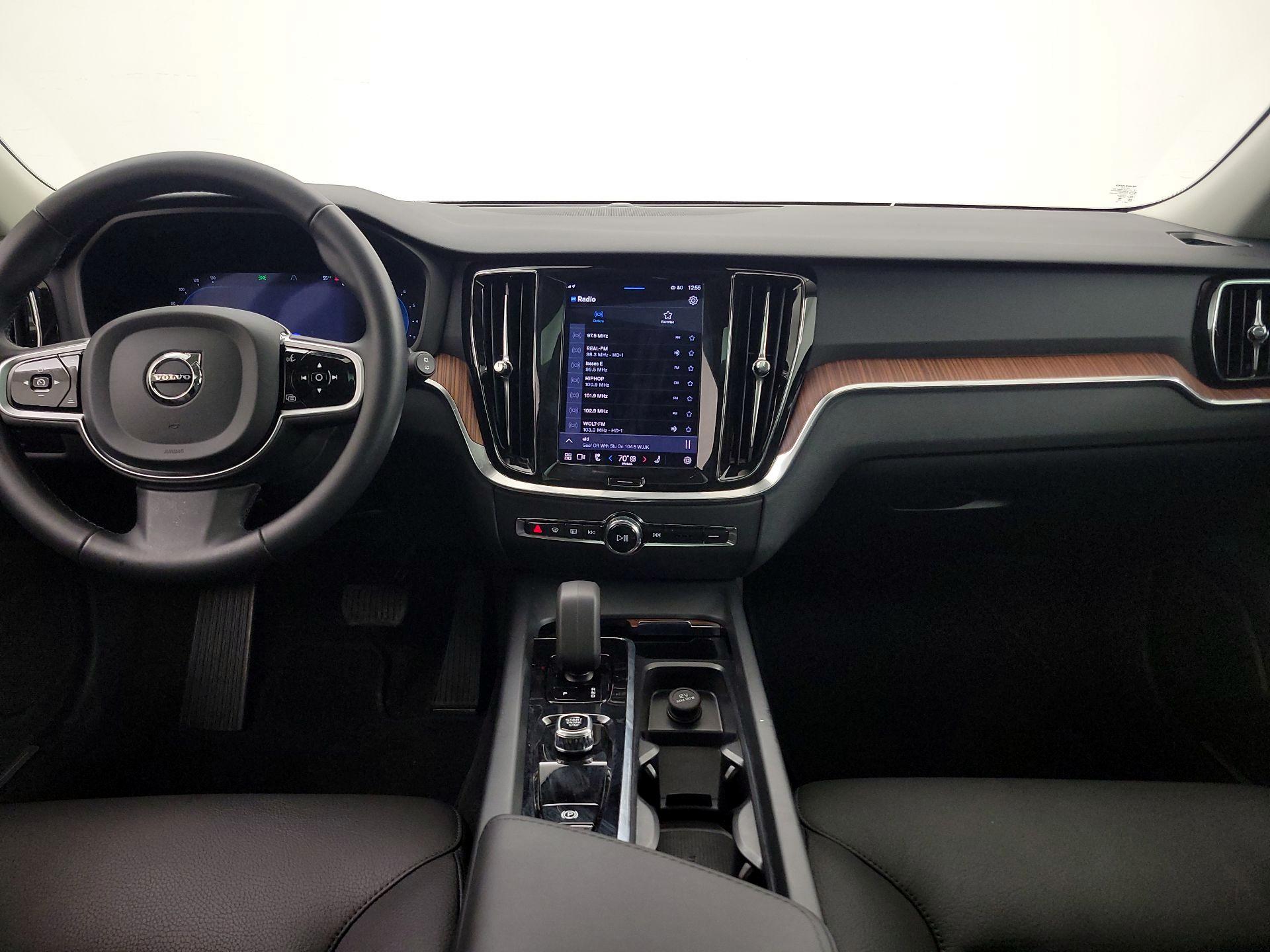 Thumbnail: 2025 Volvo S60 - 9