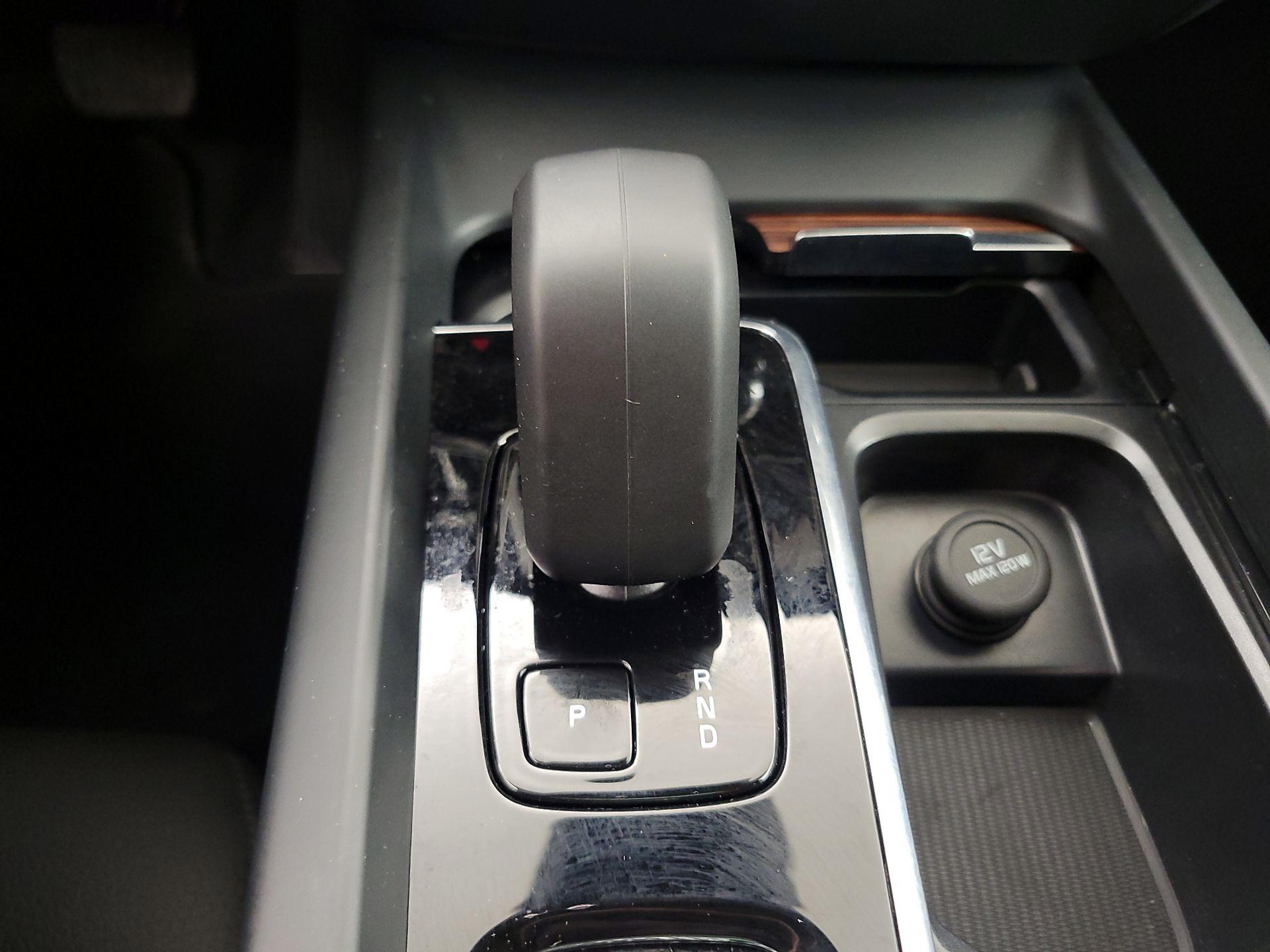 Thumbnail: 2025 Volvo S60 - 18