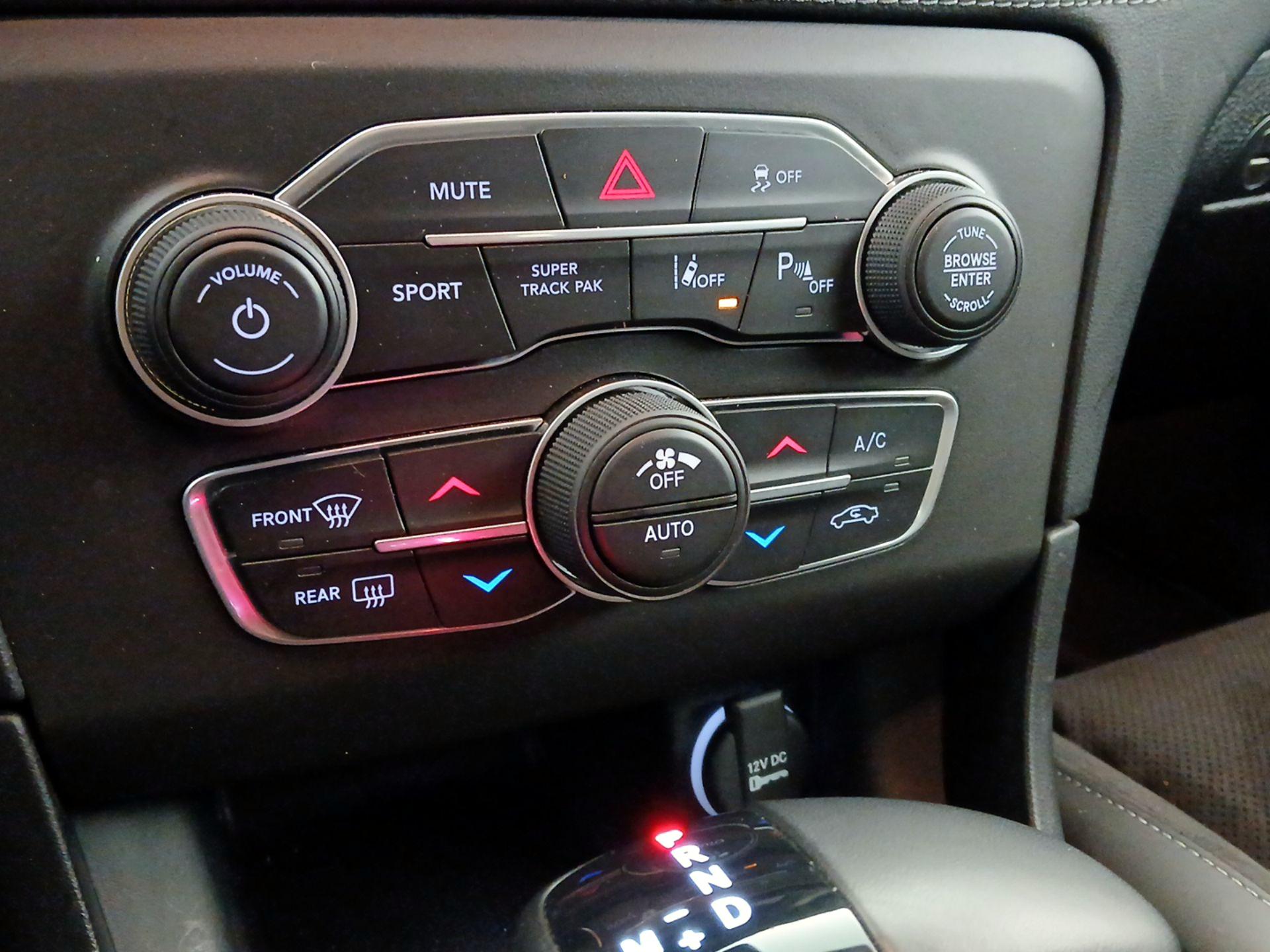 Thumbnail: 2022 Dodge Charger - 16