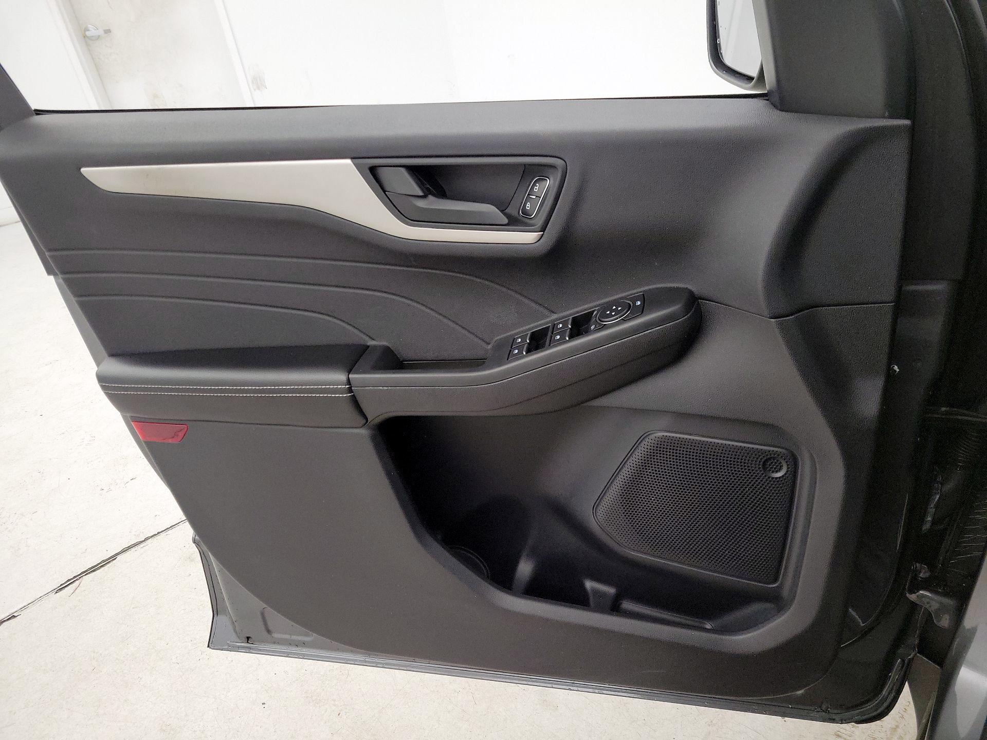 Thumbnail: 2022 Ford Escape - 12