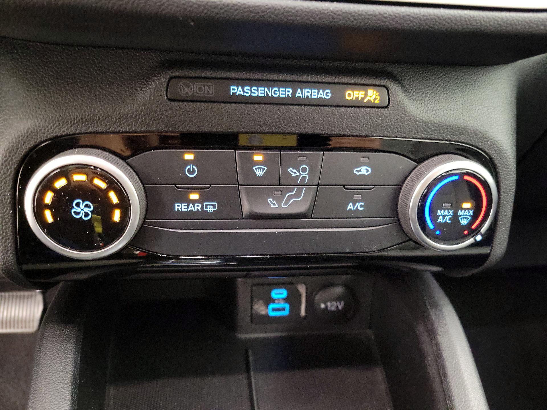 Thumbnail: 2022 Ford Escape - 16