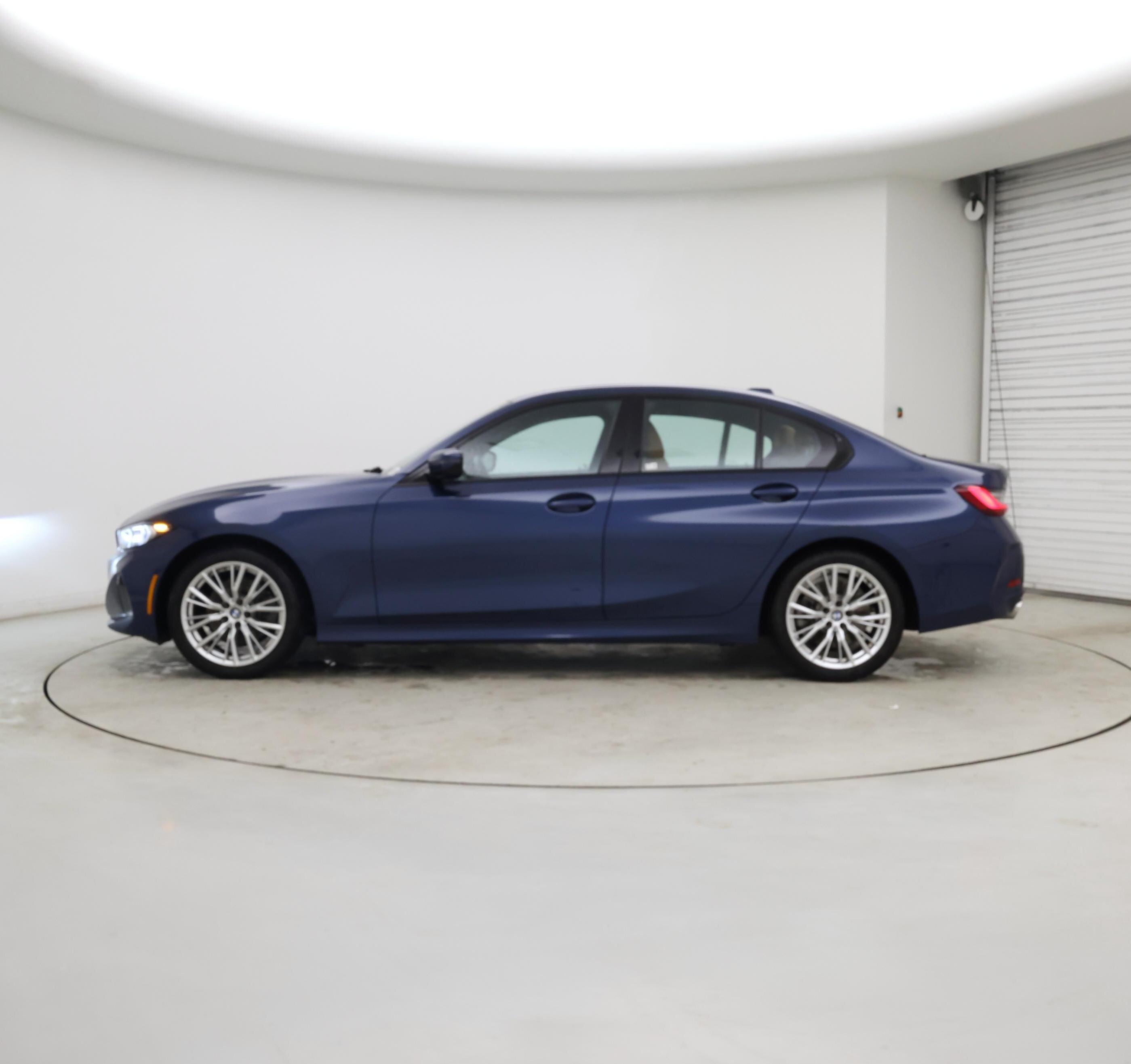 Thumbnail: 2023 BMW 3 Series - 3