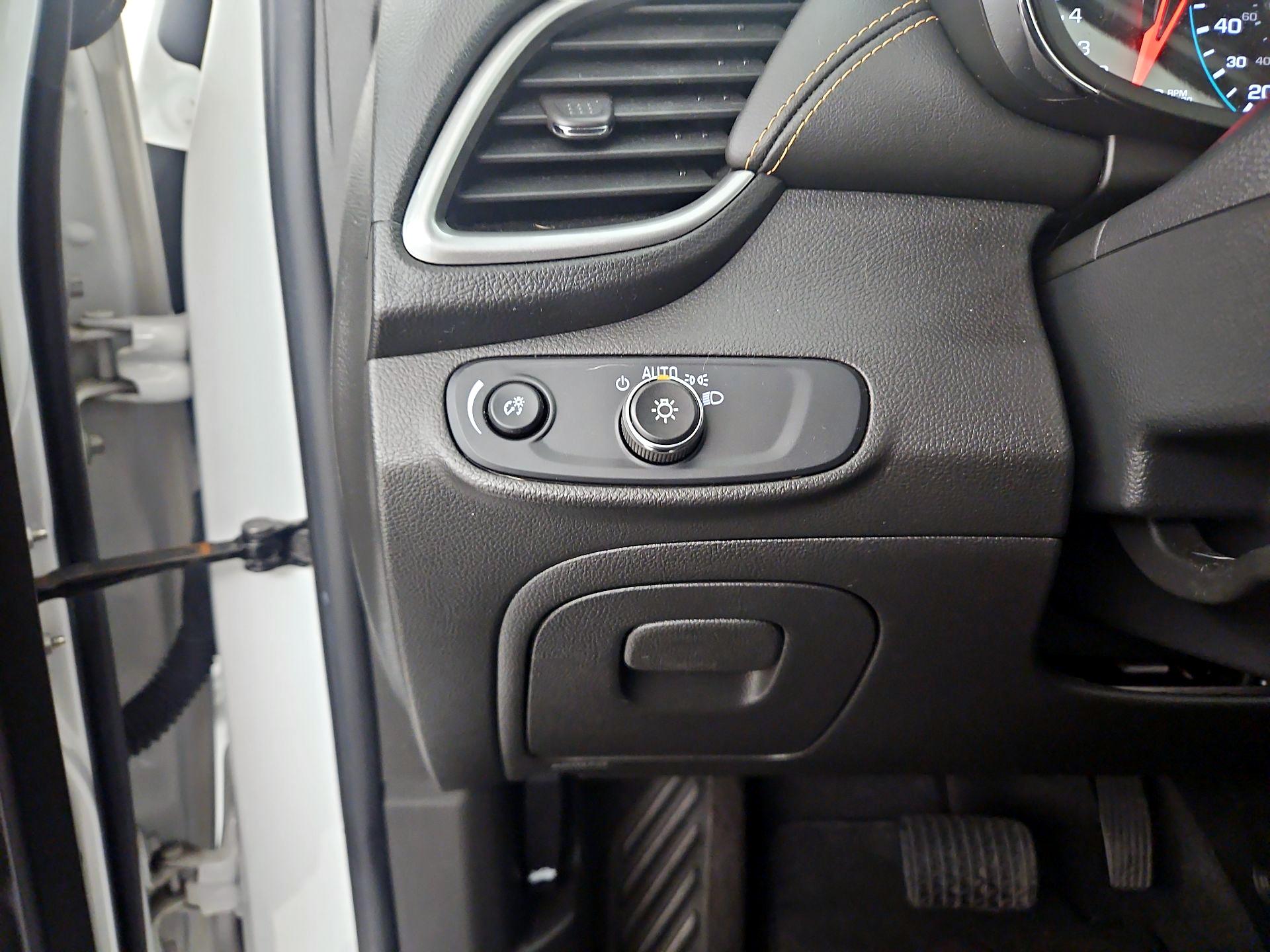 Thumbnail: 2017 Chevrolet Trax - 13