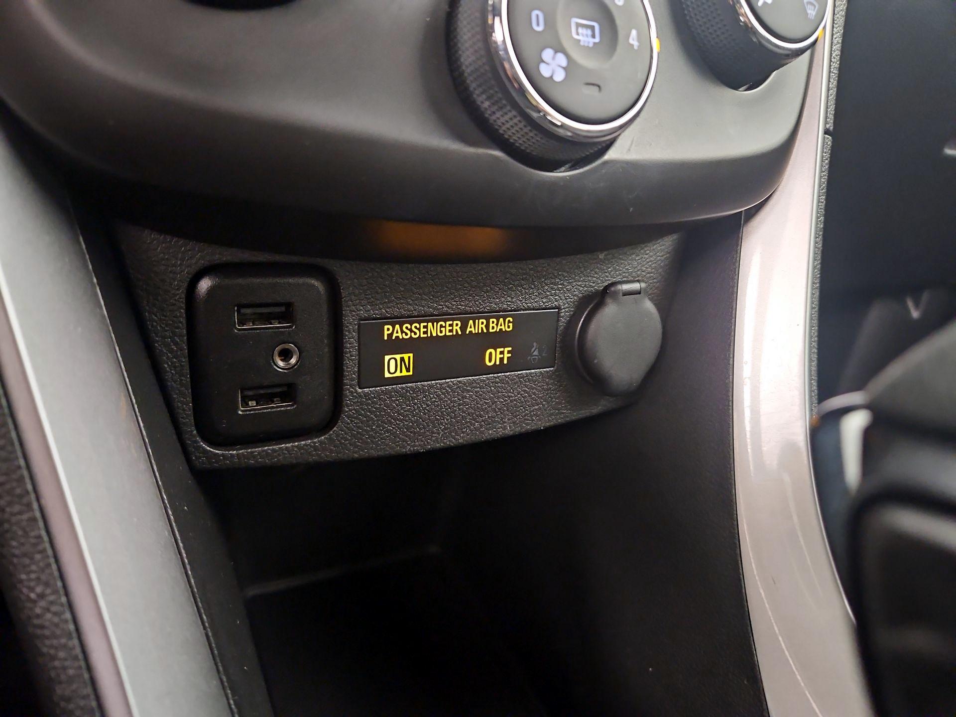 Thumbnail: 2017 Chevrolet Trax - 18