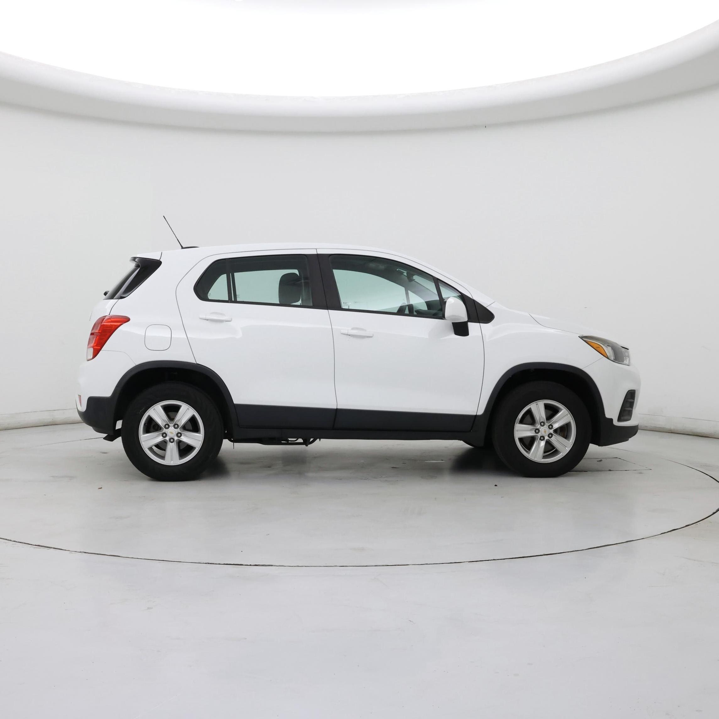 Thumbnail: 2017 Chevrolet Trax - 7