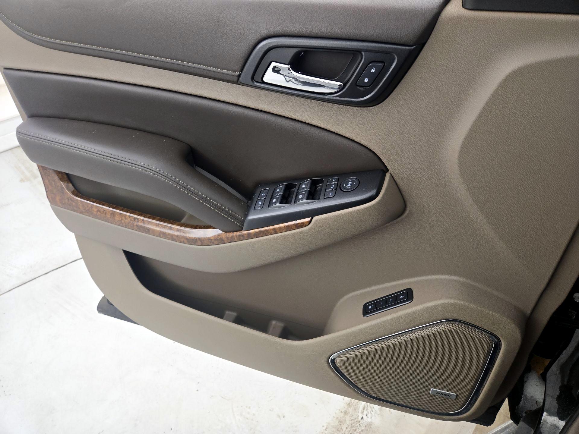 Thumbnail: 2016 Chevrolet Tahoe - 12