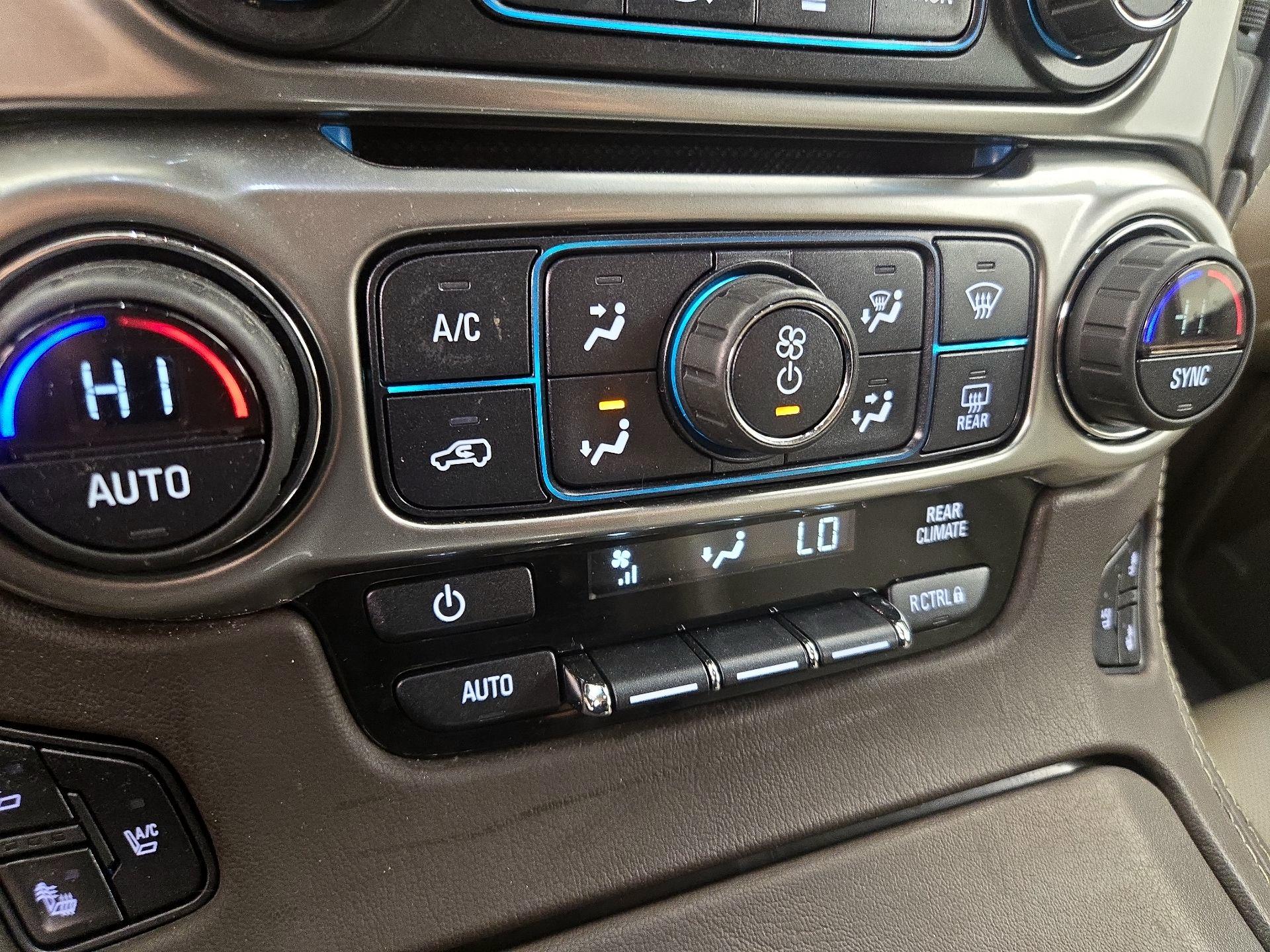 Thumbnail: 2016 Chevrolet Tahoe - 16