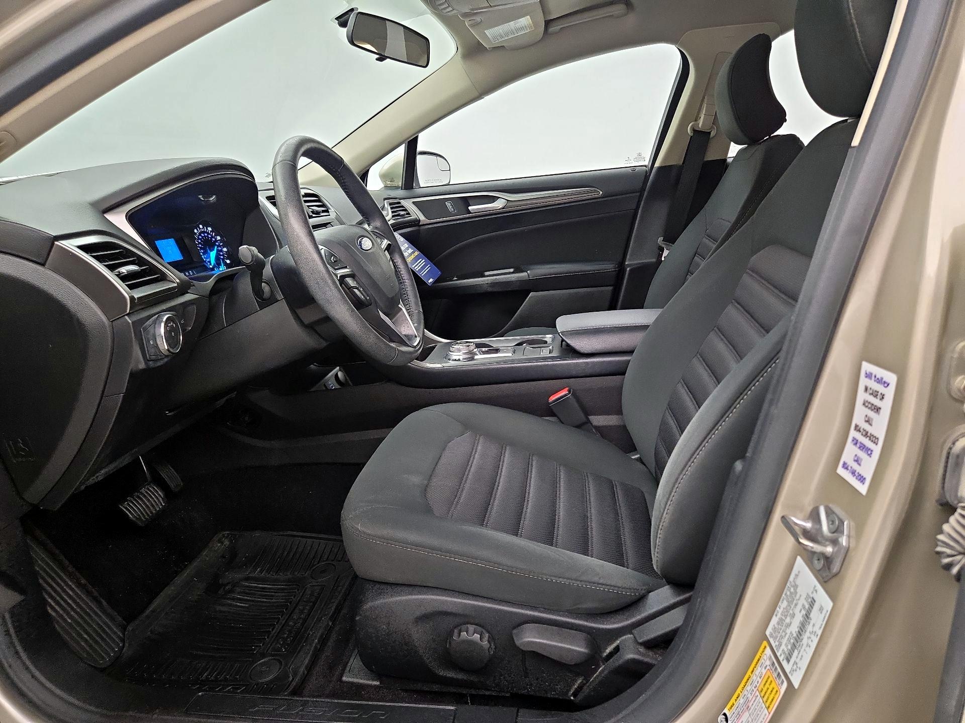 Thumbnail: 2017 Ford Fusion - 11