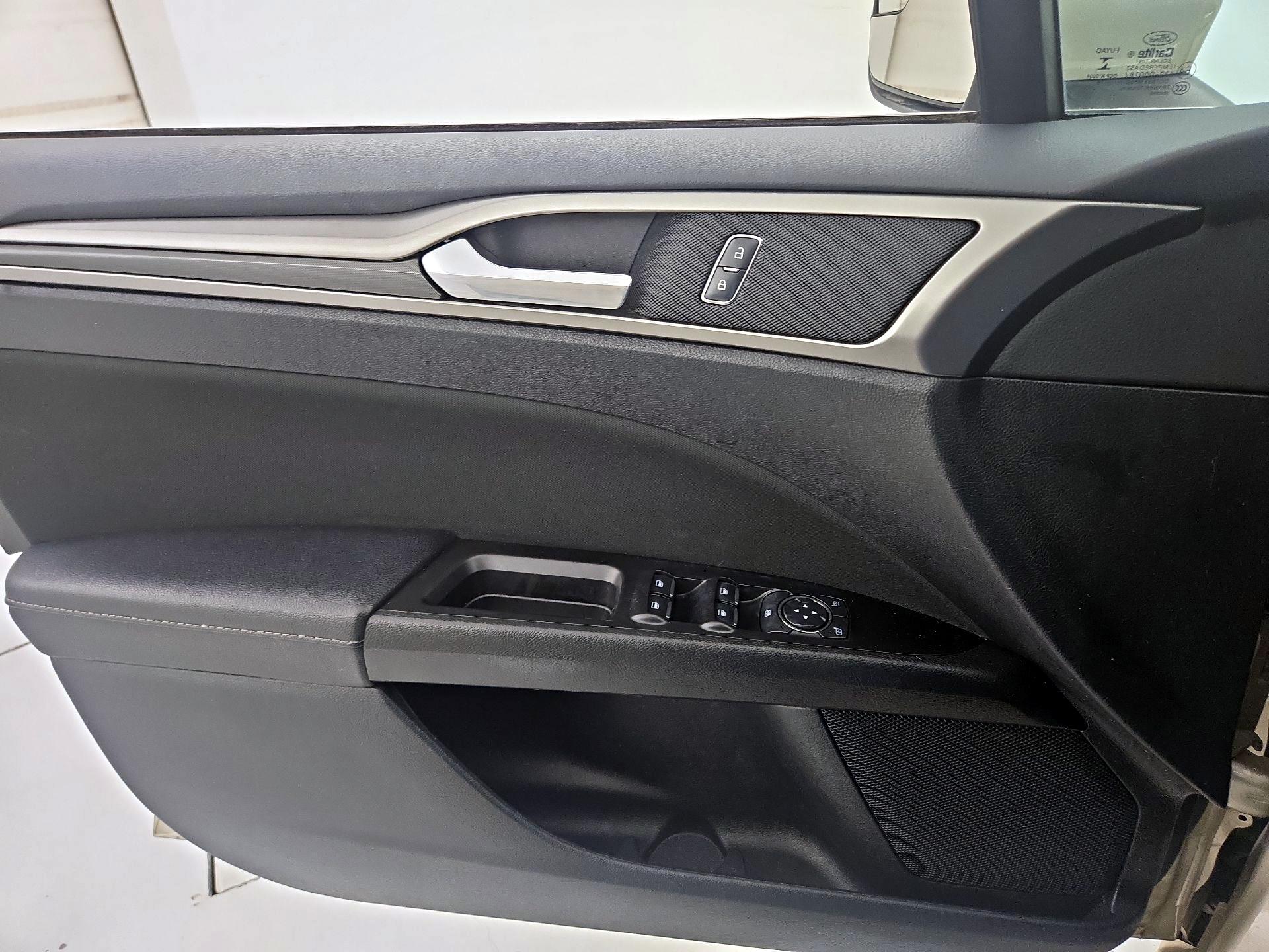 Thumbnail: 2017 Ford Fusion - 12