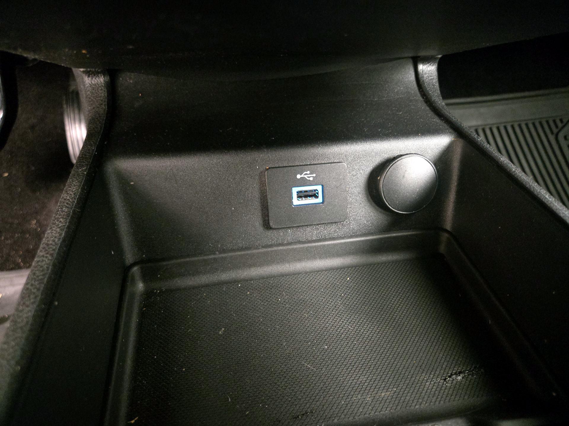 Thumbnail: 2017 Ford Fusion - 18