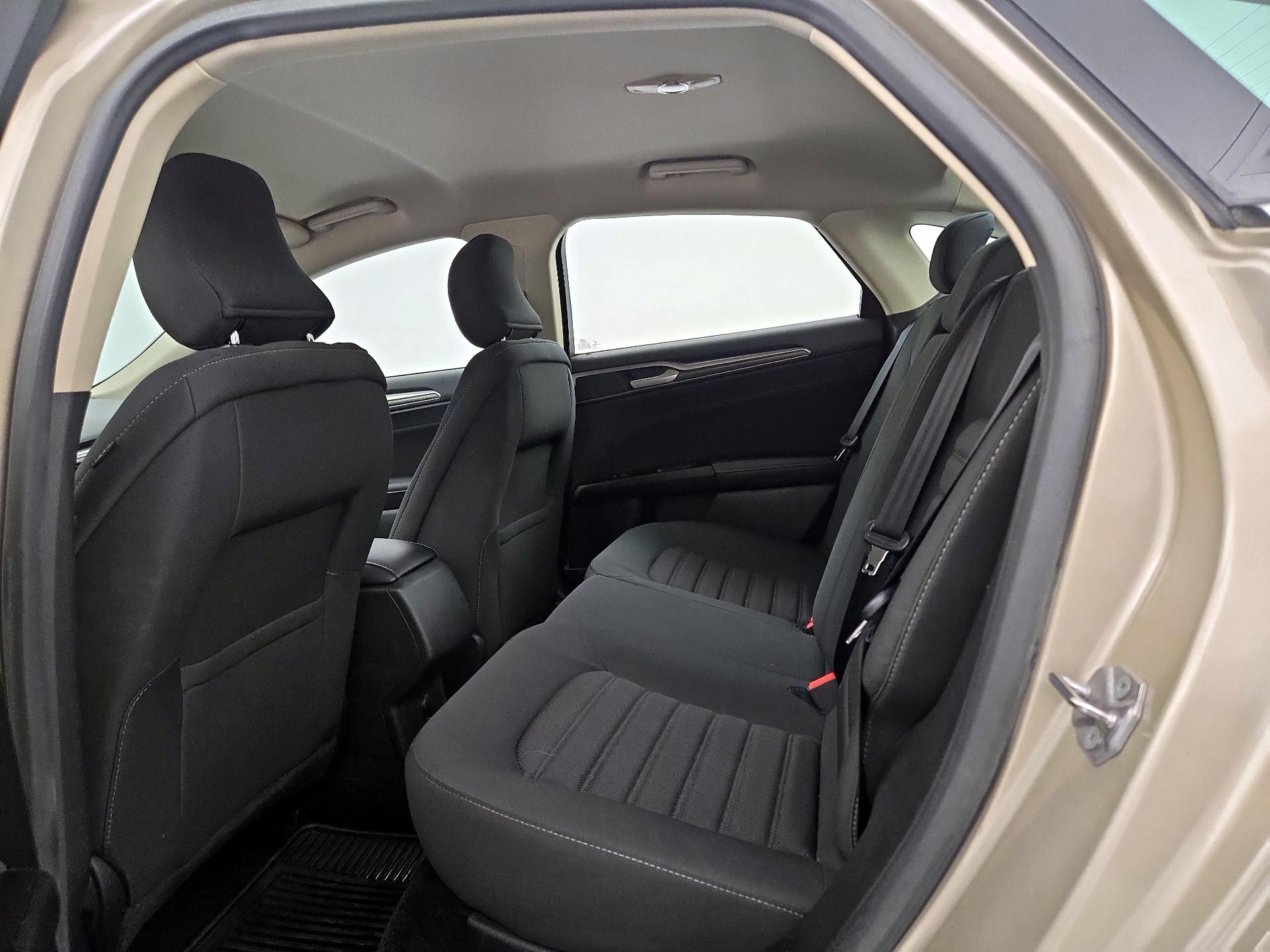 Thumbnail: 2017 Ford Fusion - 19