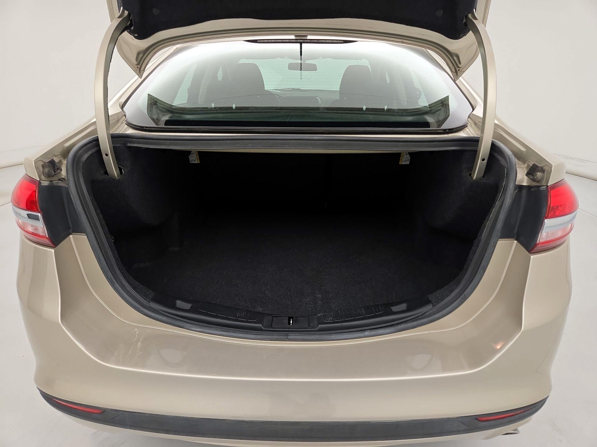 Thumbnail: 2017 Ford Fusion - 20