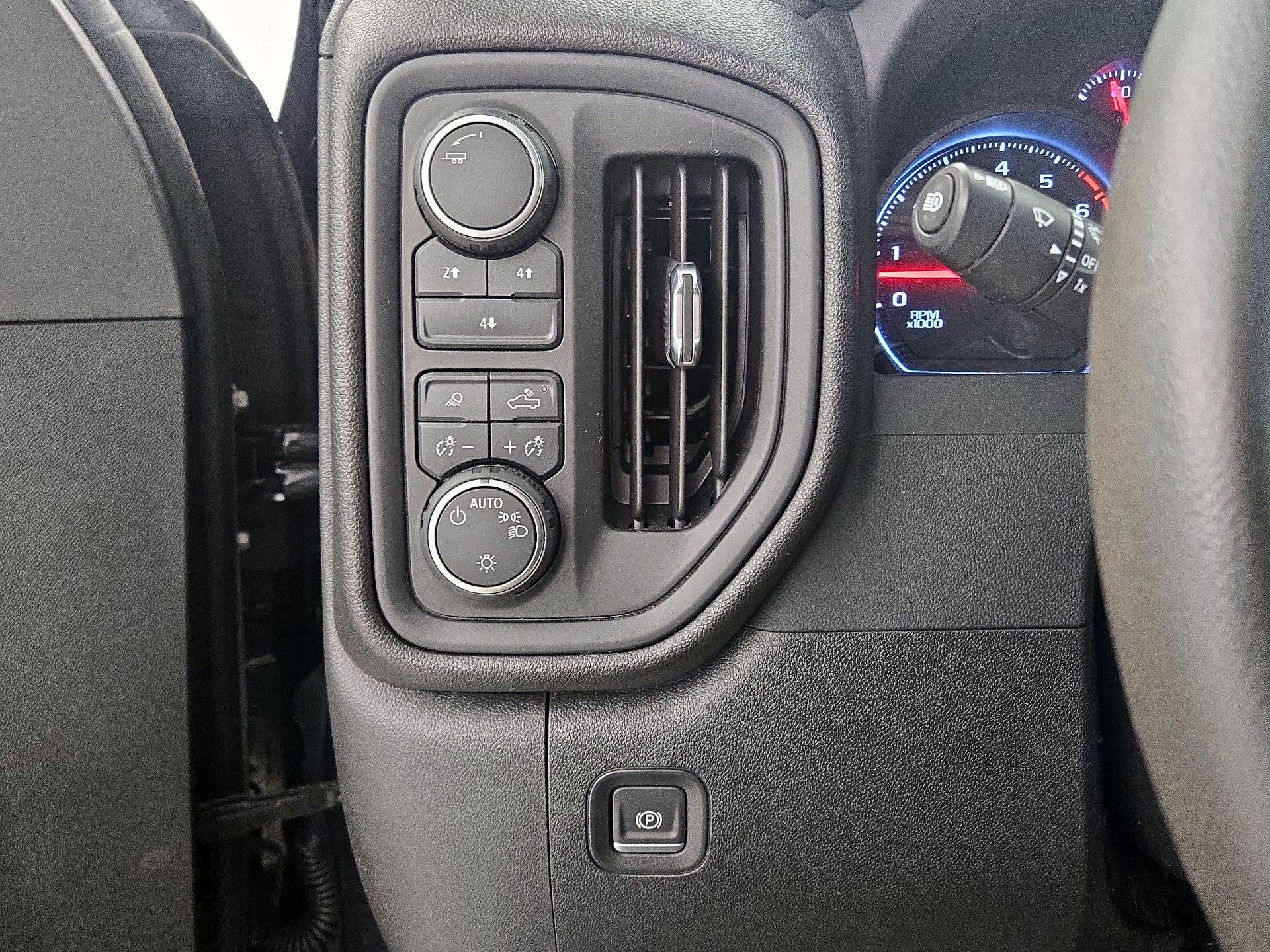 Thumbnail: 2024 Chevrolet Silverado 2500 - 13