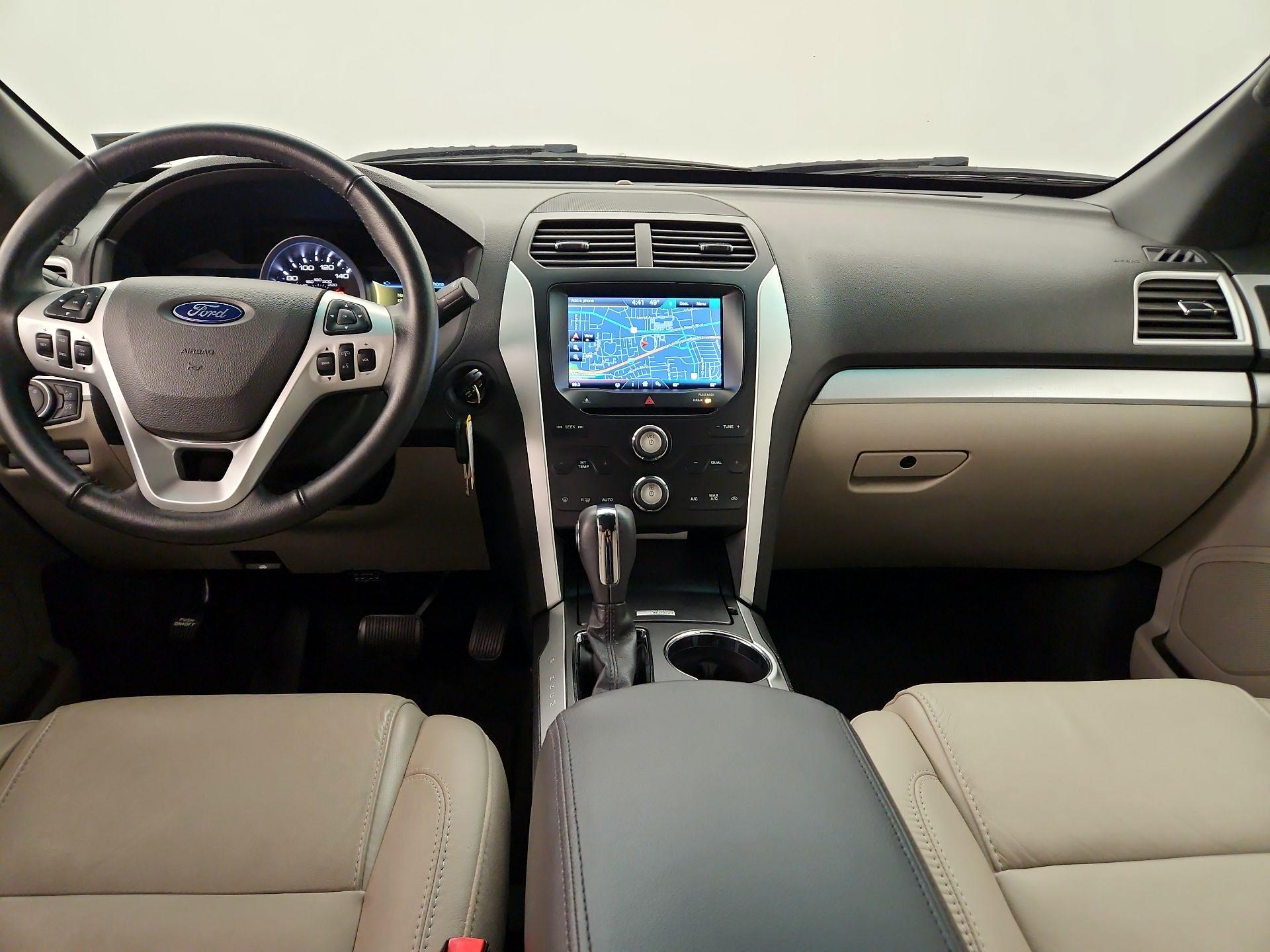 Thumbnail: 2015 Ford Explorer - 9