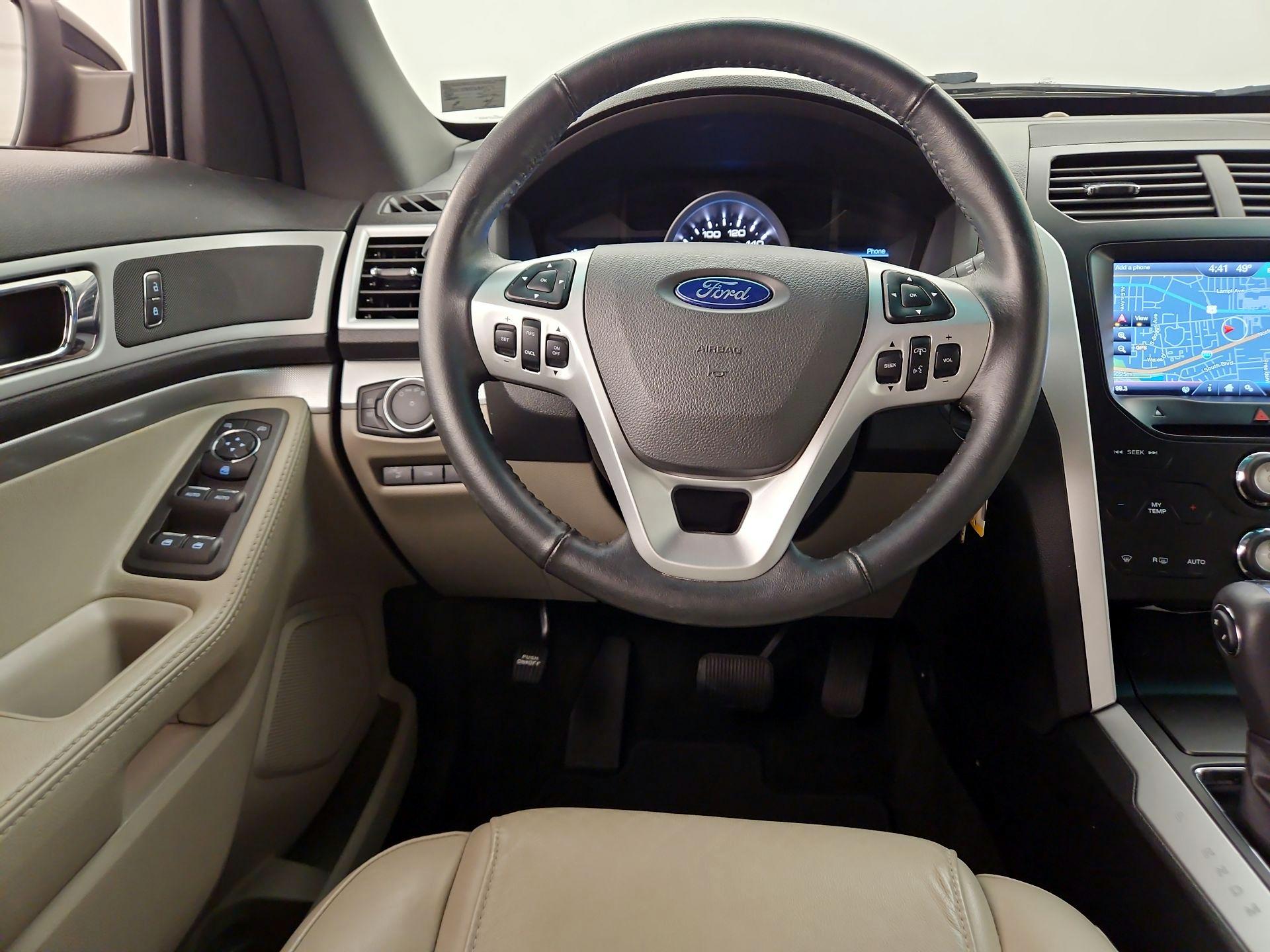Thumbnail: 2015 Ford Explorer - 10