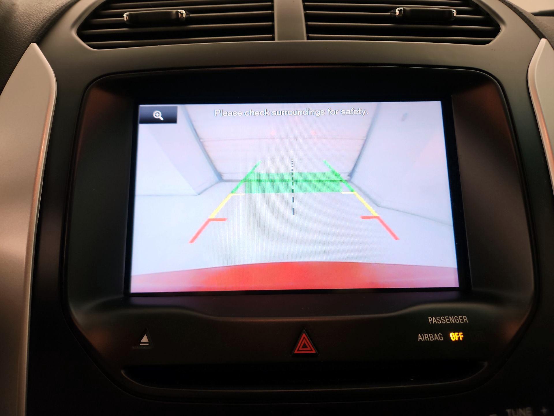 Thumbnail: 2015 Ford Explorer - 15