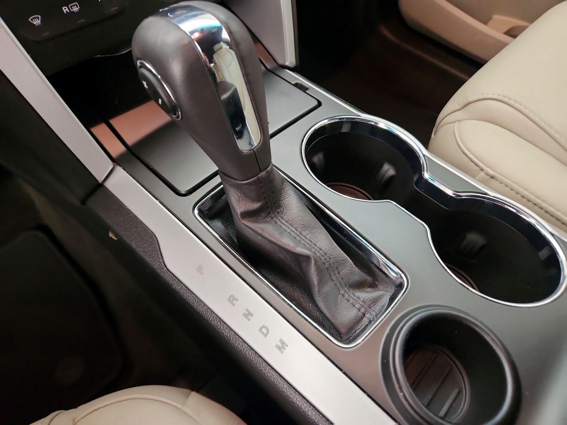 Thumbnail: 2015 Ford Explorer - 18