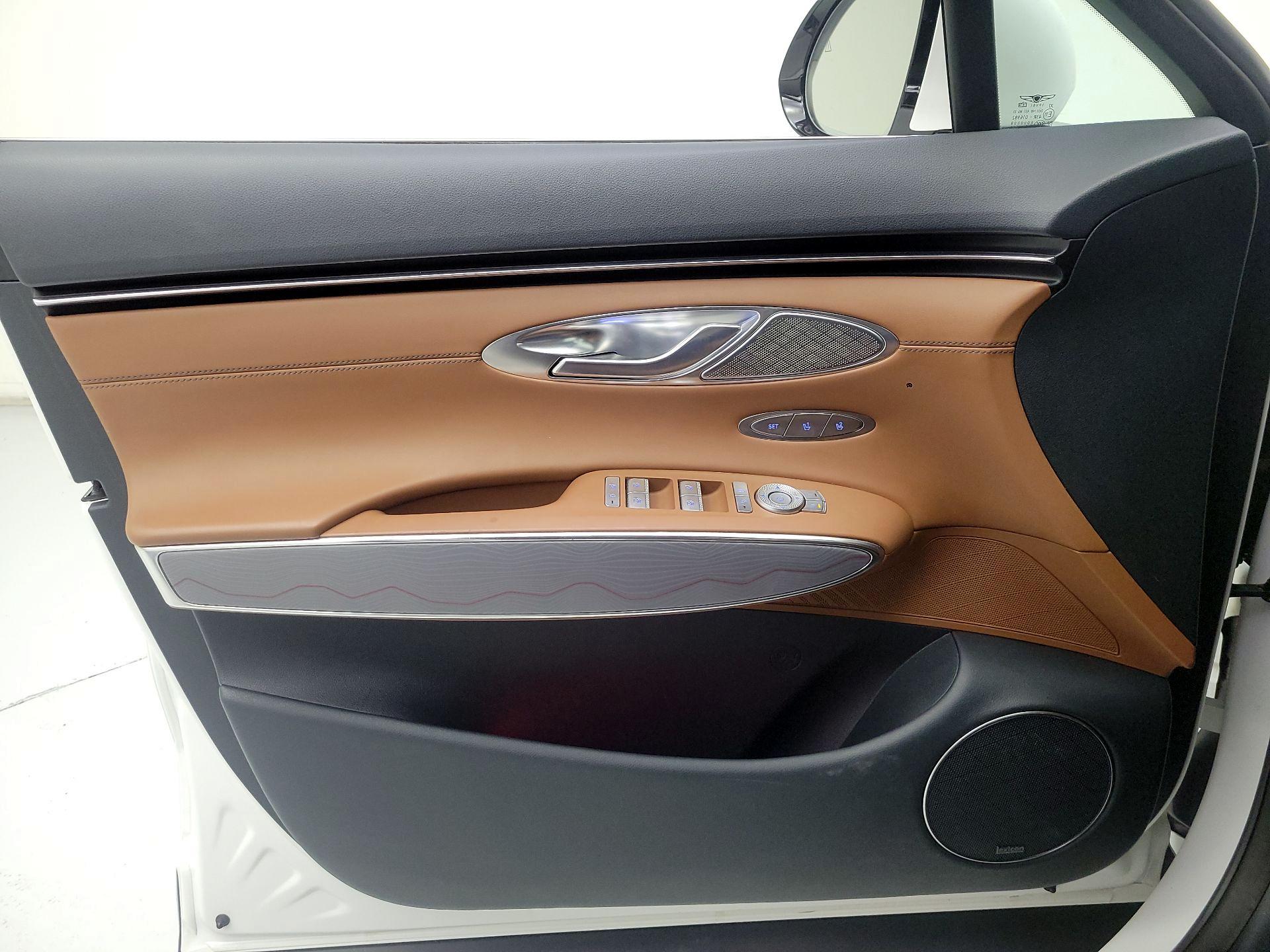 Thumbnail: 2023 Genesis GV70 - 12