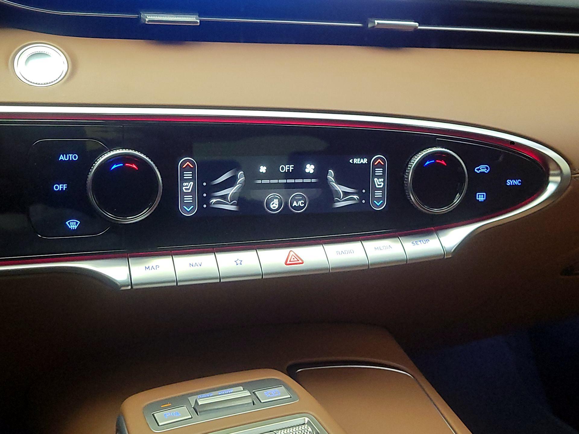 Thumbnail: 2023 Genesis GV70 - 17