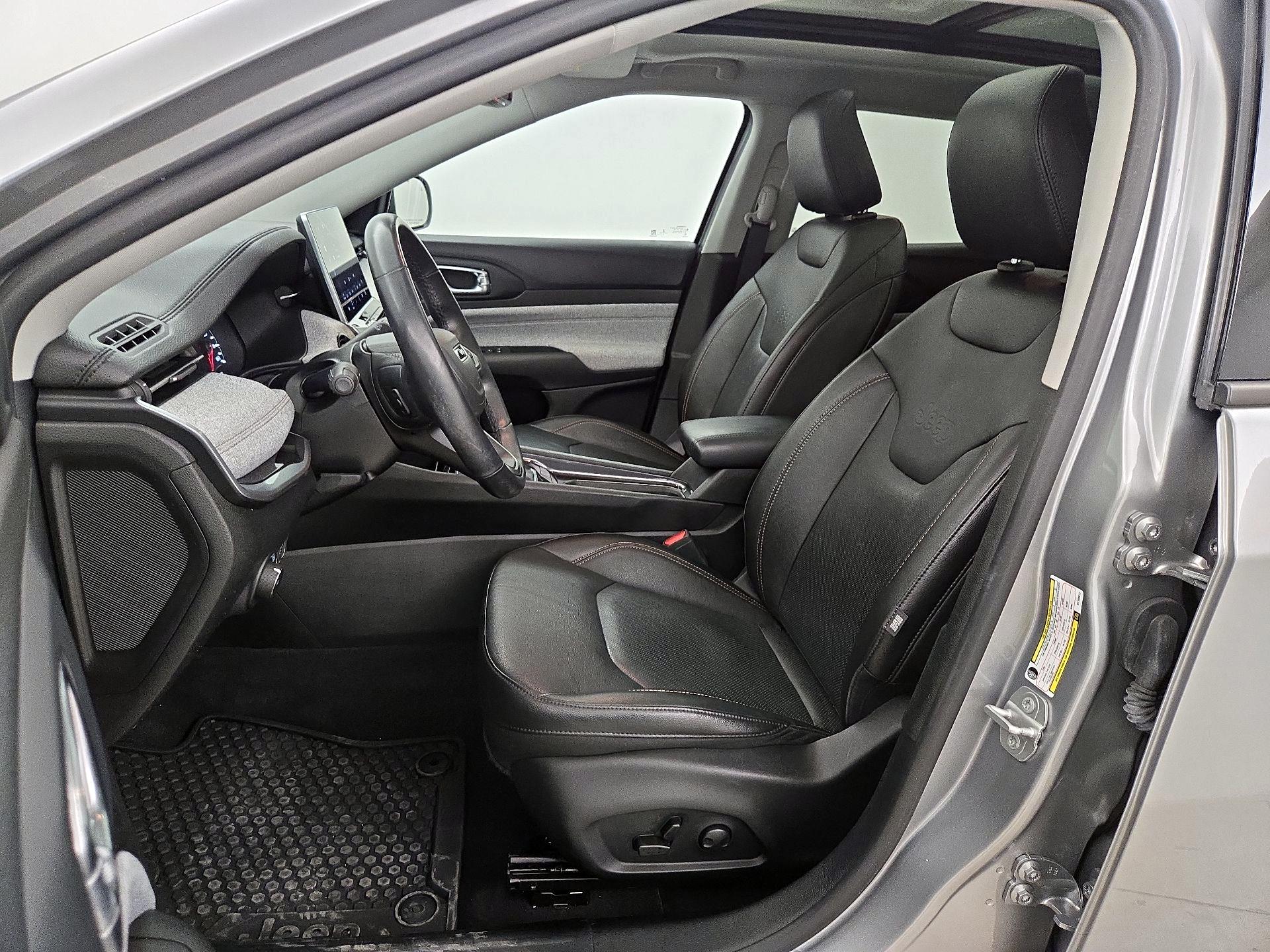 Thumbnail: 2022 Jeep Compass - 11