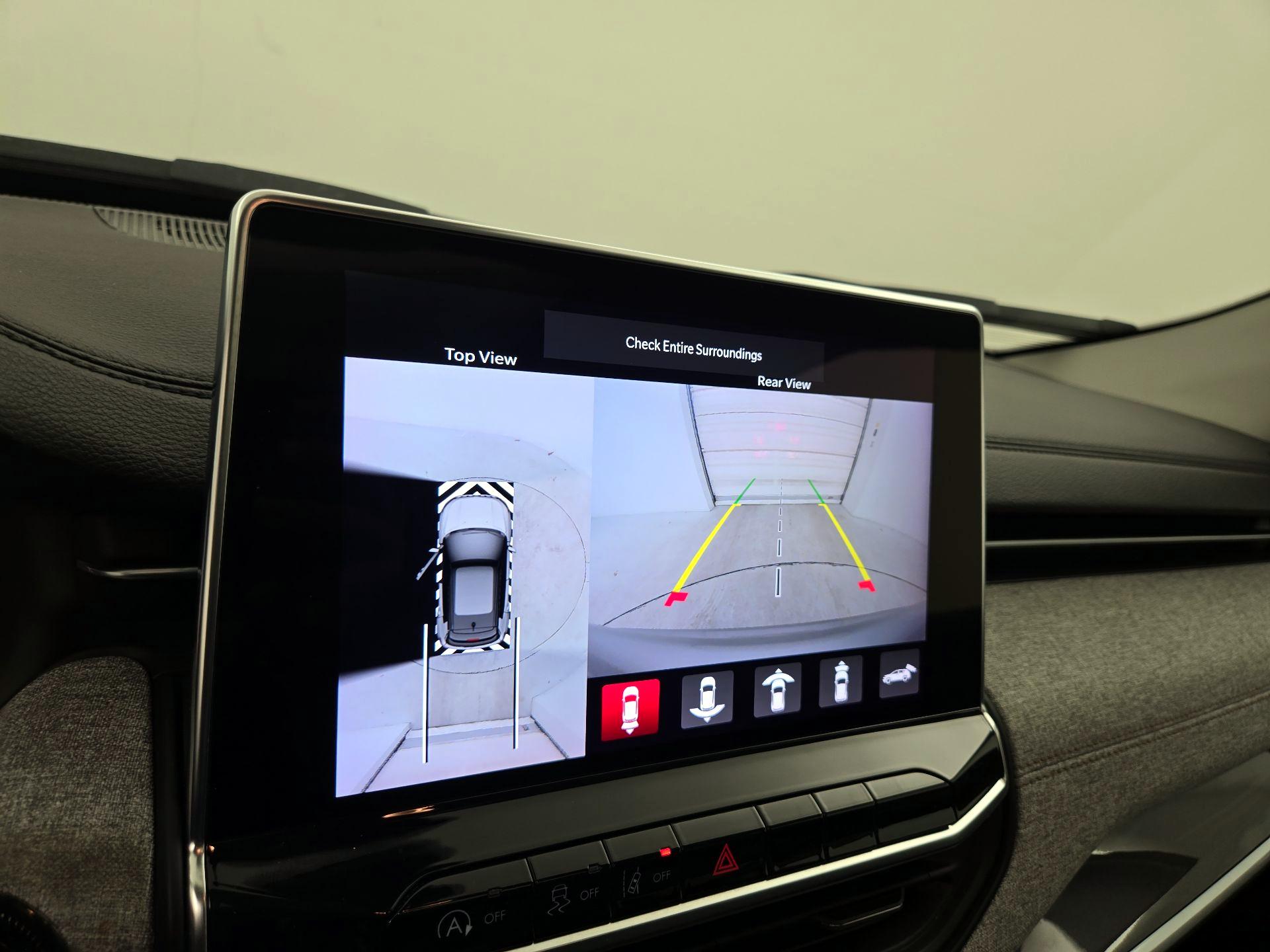 Thumbnail: 2022 Jeep Compass - 14