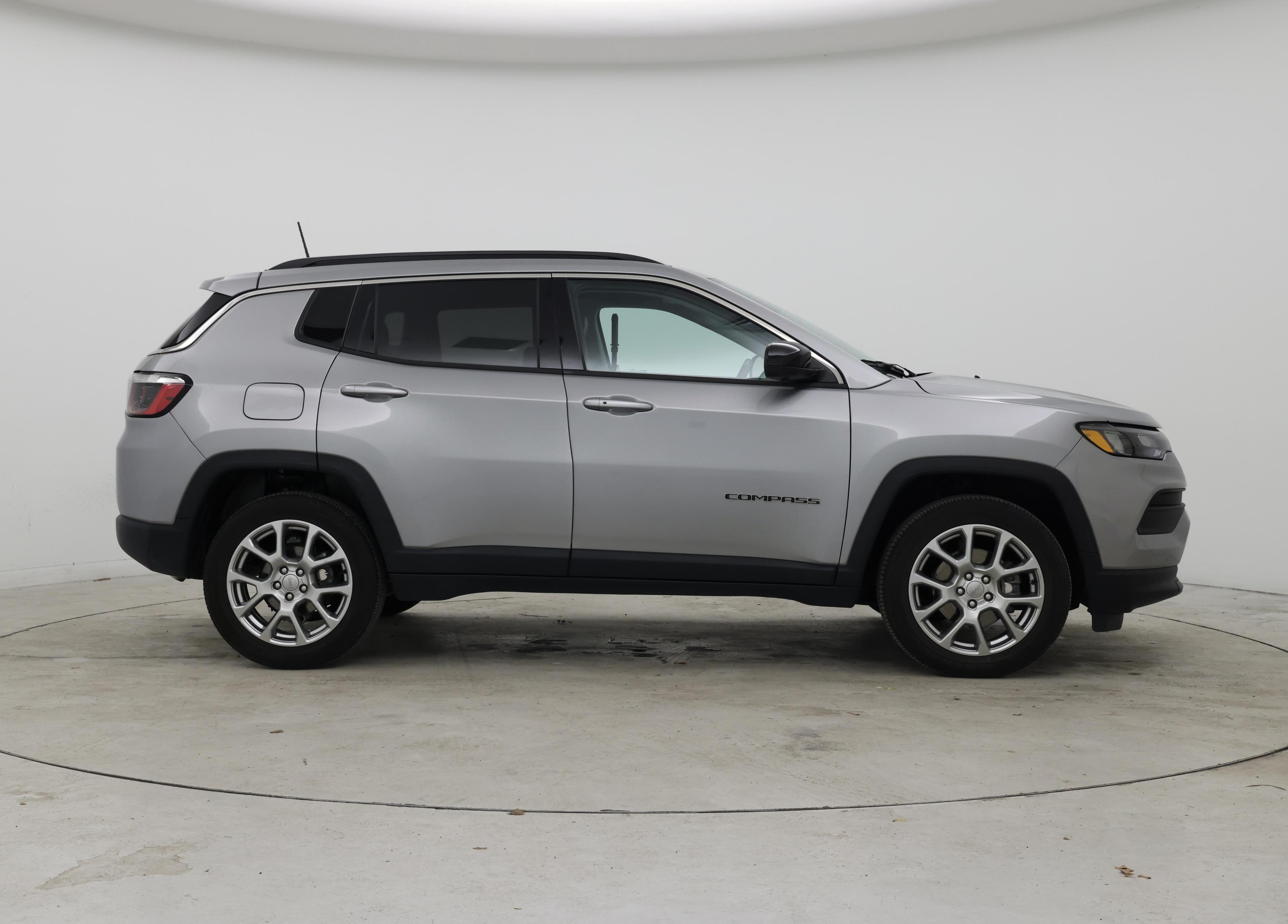 Thumbnail: 2022 Jeep Compass - 7