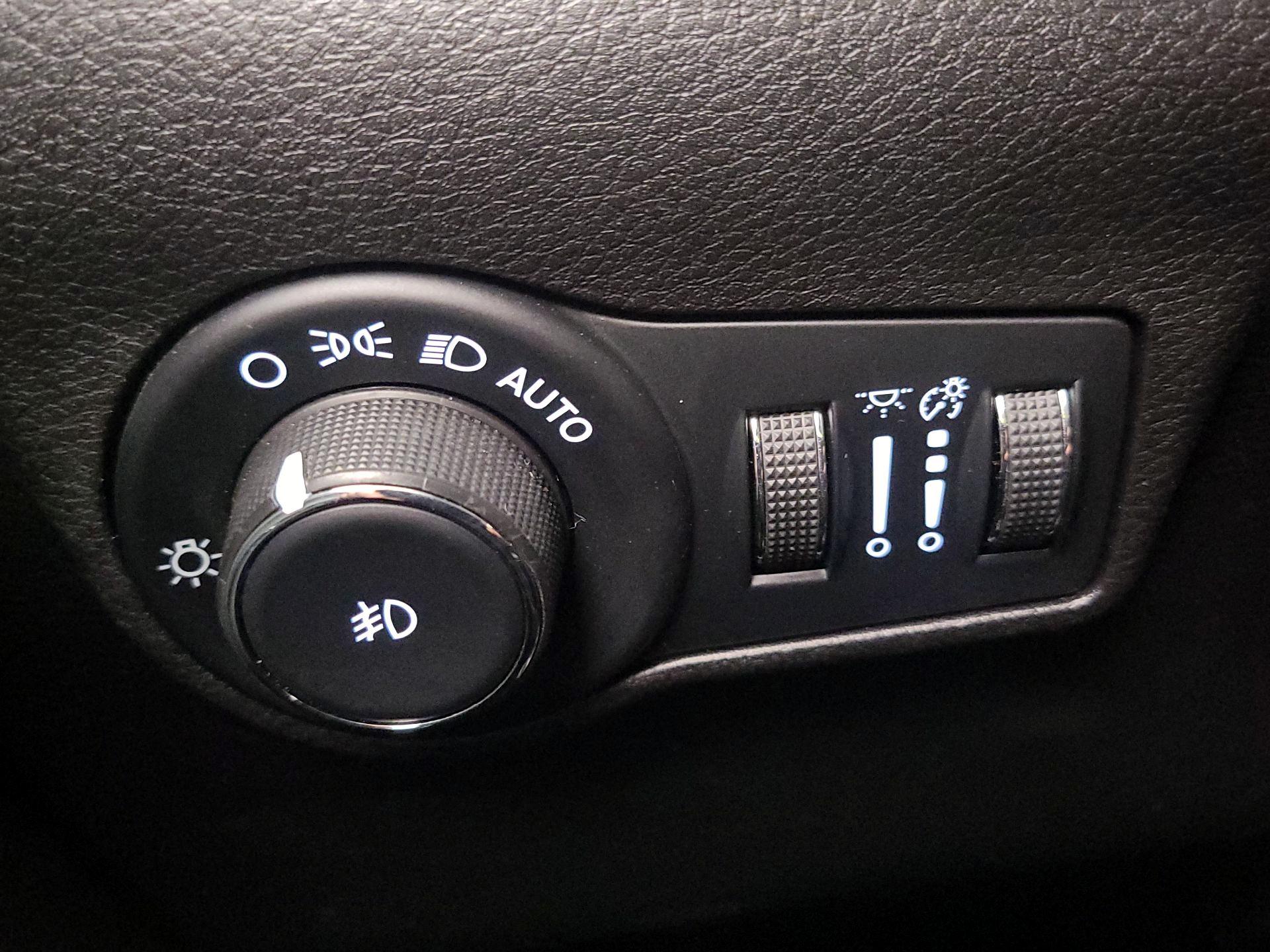 Thumbnail: 2022 Jeep Compass - 13