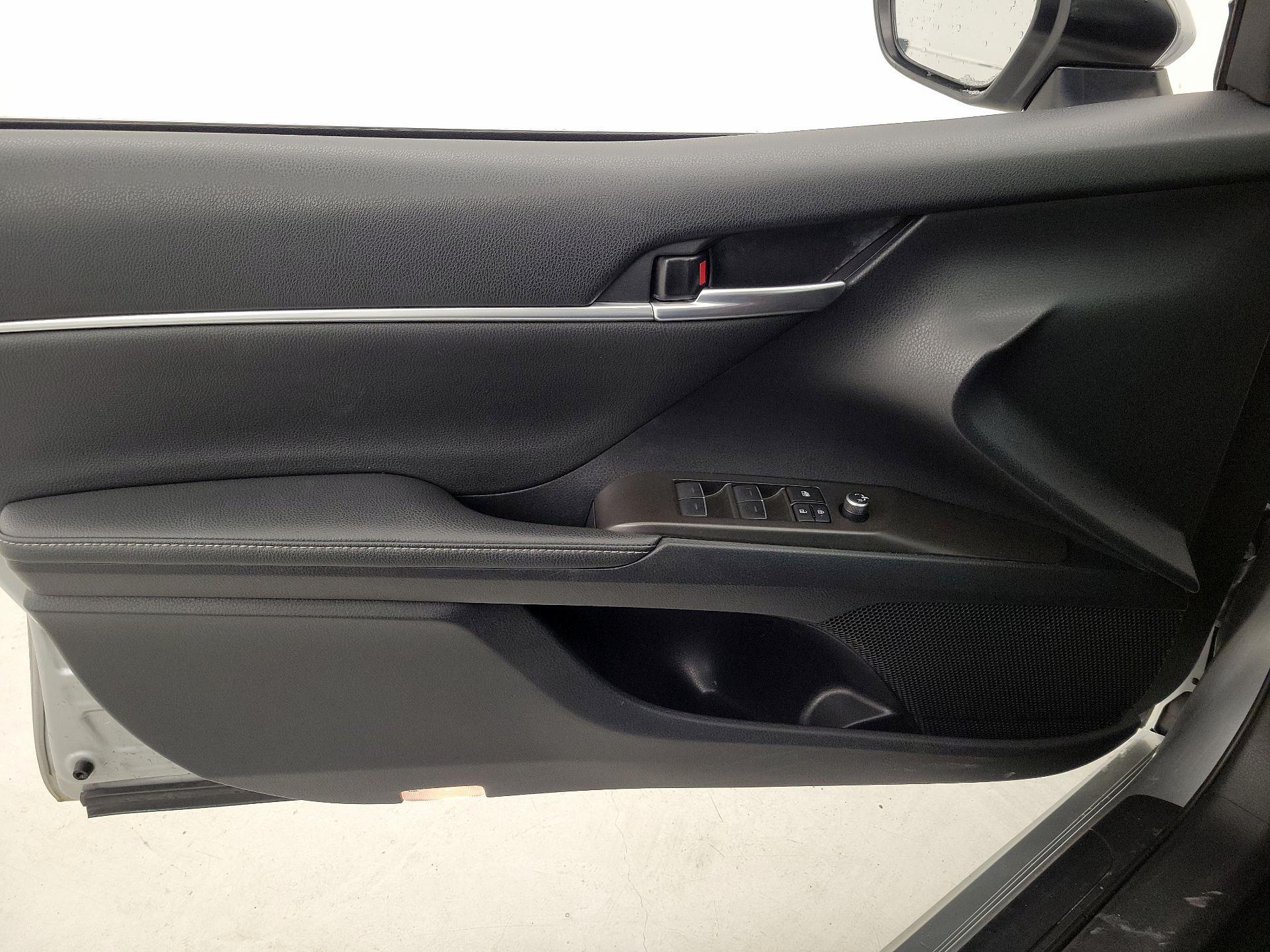 Thumbnail: 2023 Toyota Camry - 12