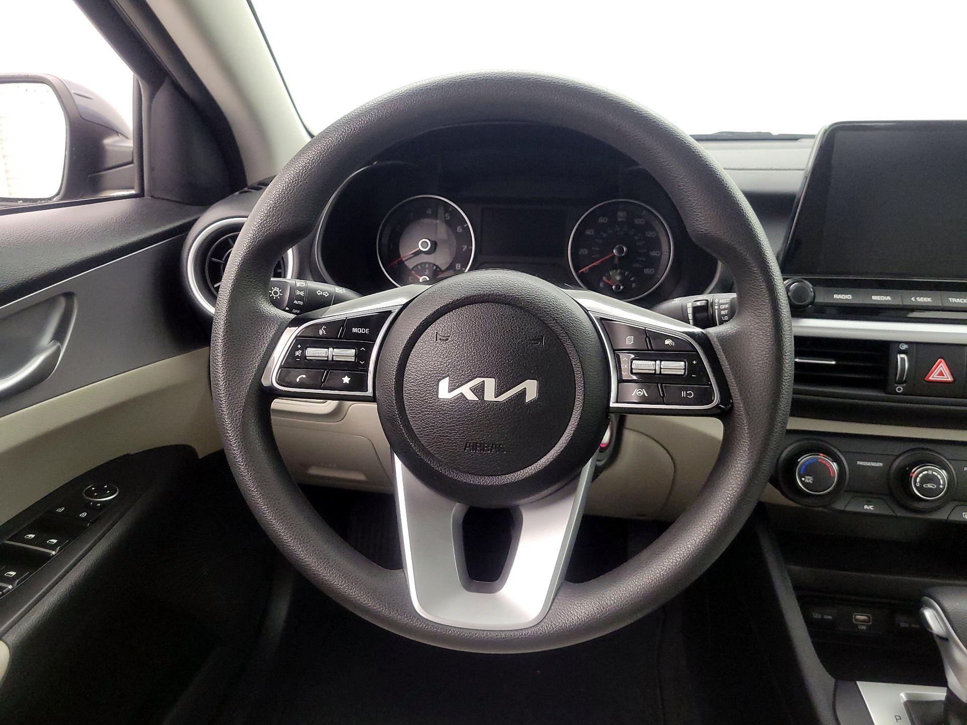 Thumbnail: 2022 Kia Forte - 10