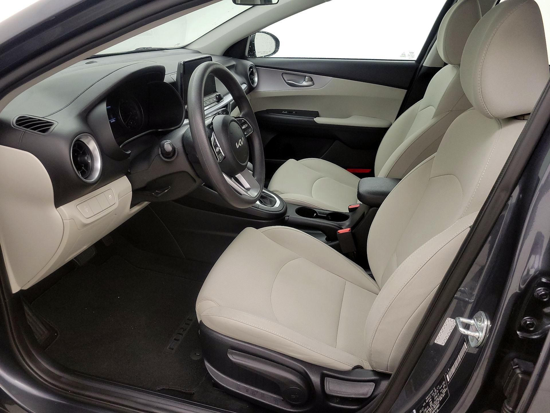 Thumbnail: 2022 Kia Forte - 11