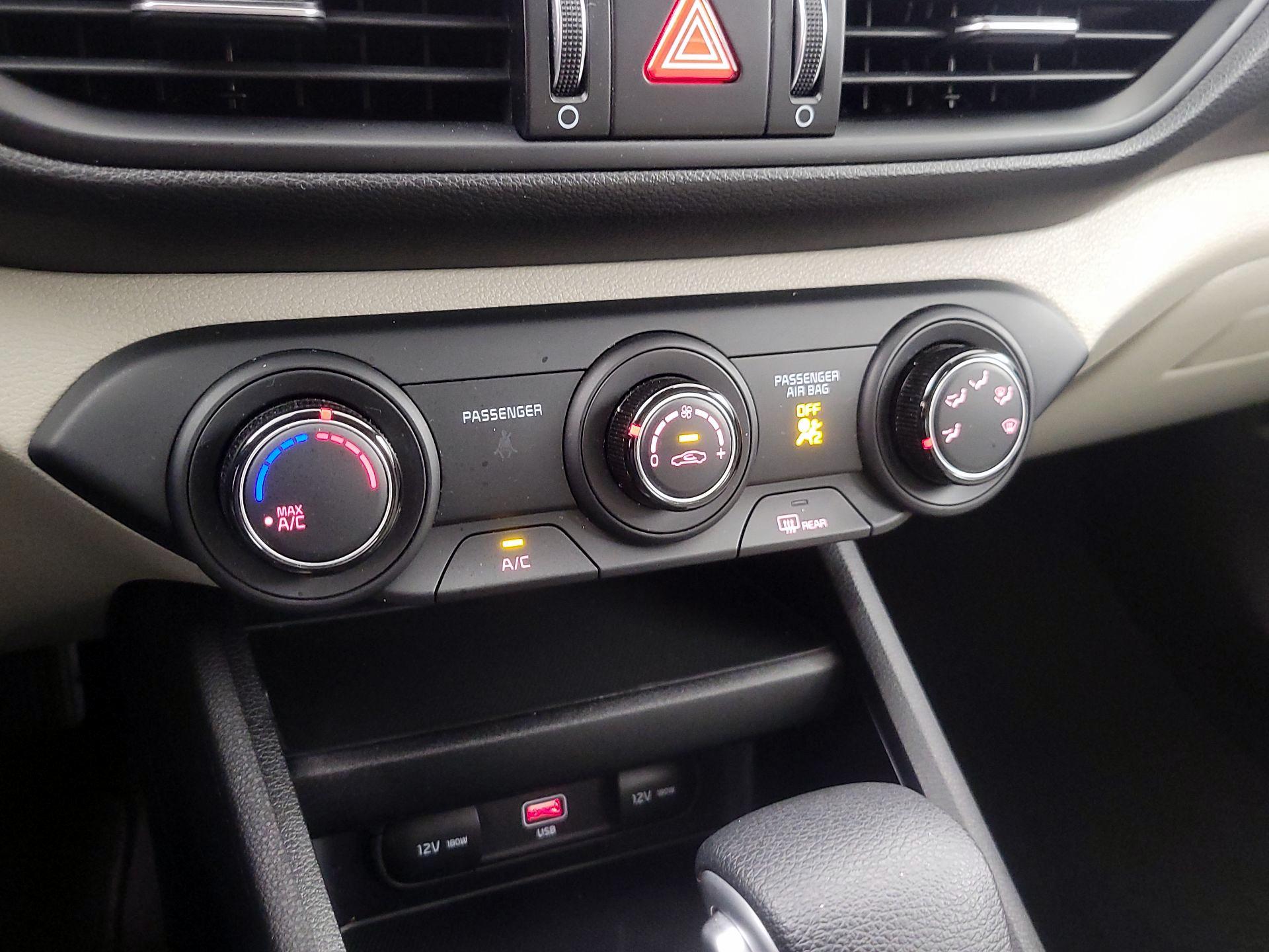 Thumbnail: 2022 Kia Forte - 16