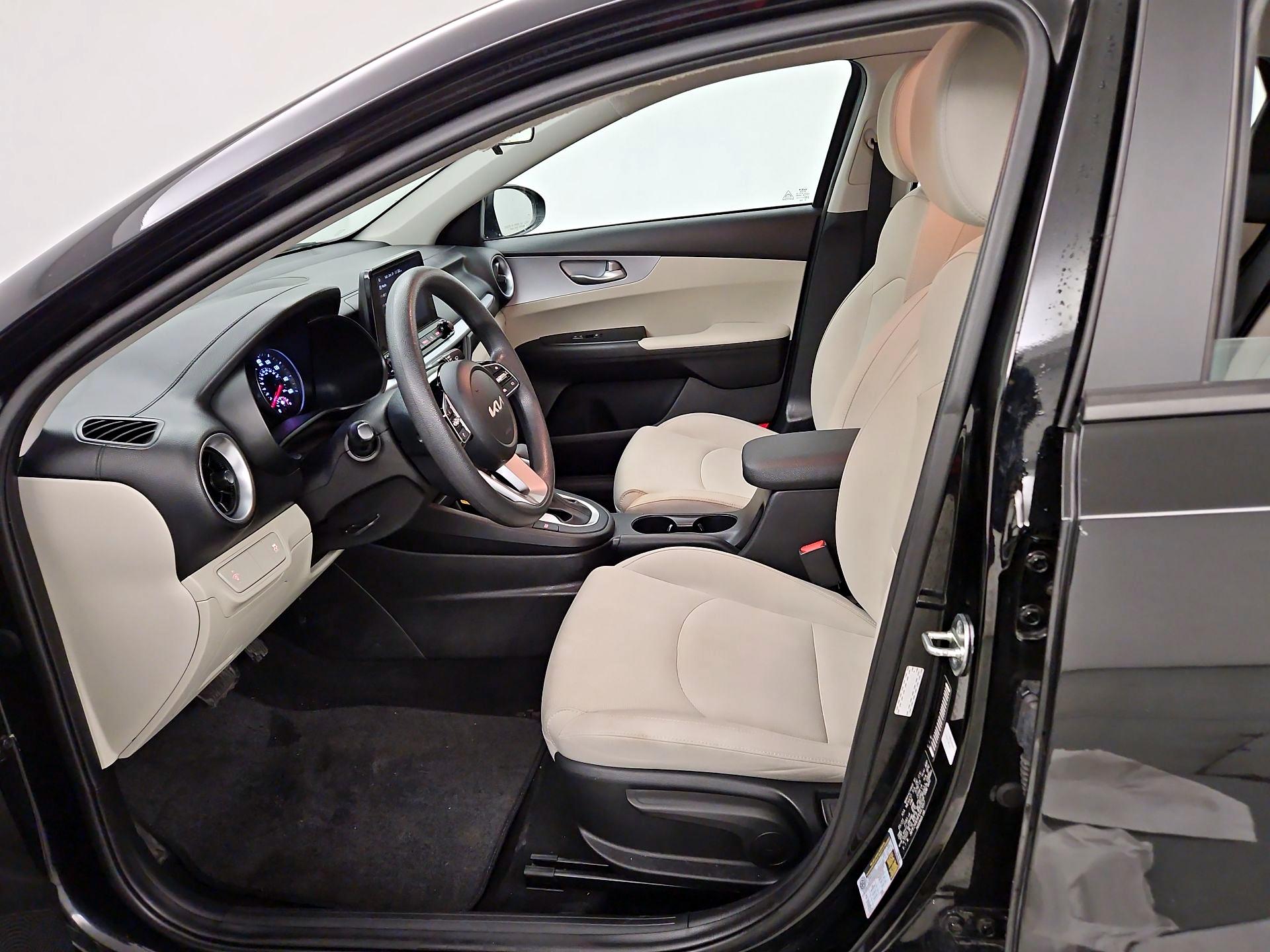 Thumbnail: 2023 Kia Forte - 11