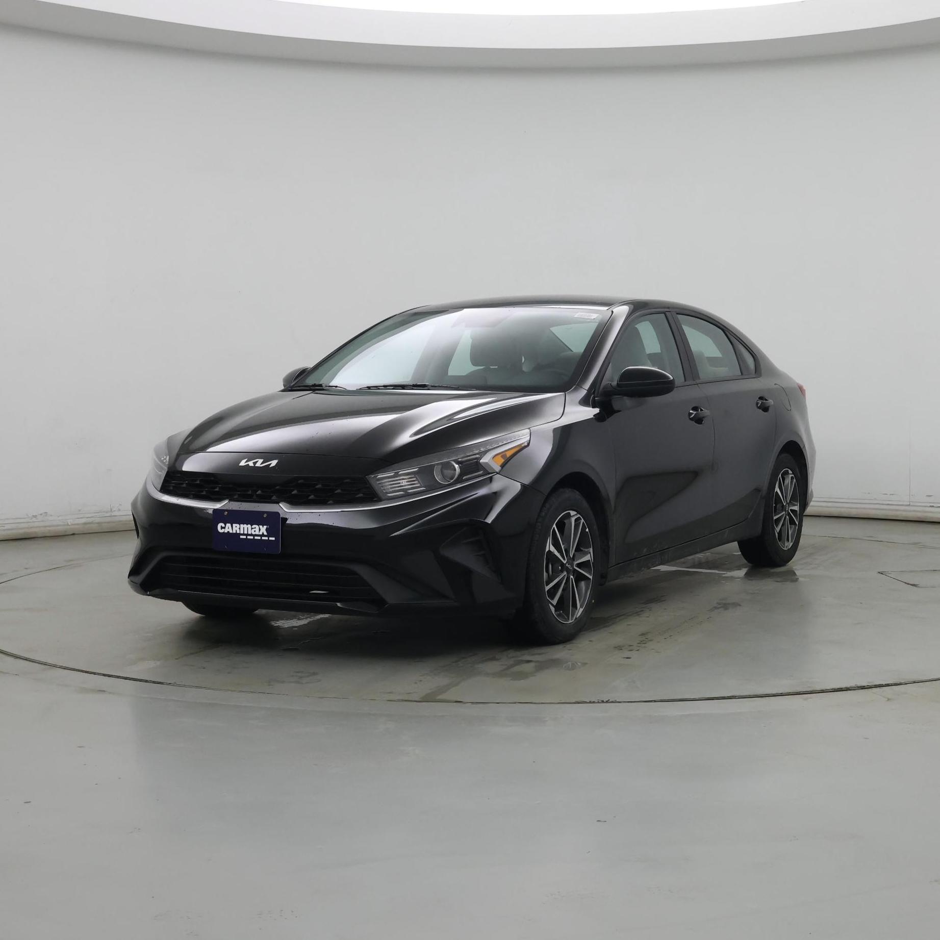 Thumbnail: 2023 Kia Forte - 4