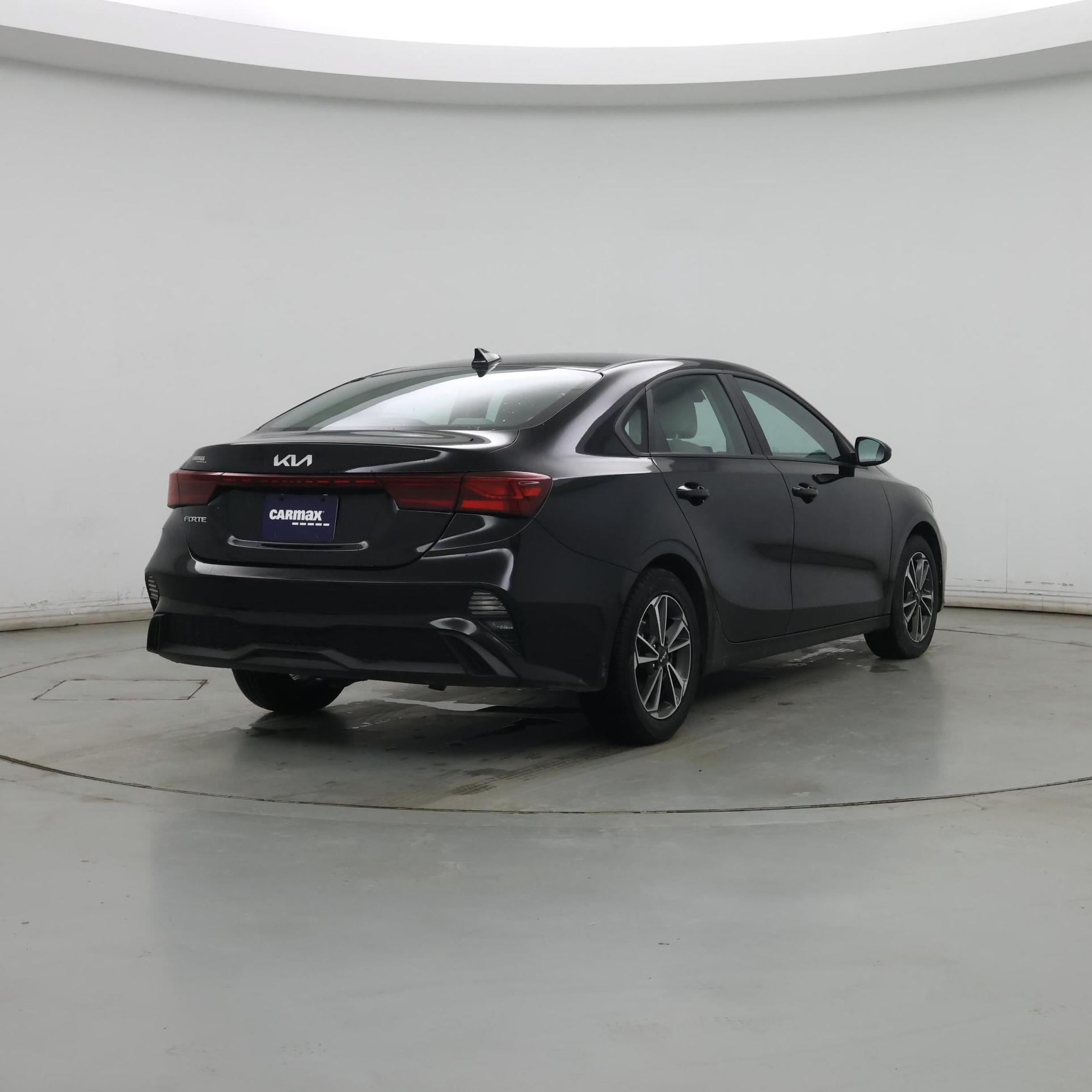 Thumbnail: 2023 Kia Forte - 8