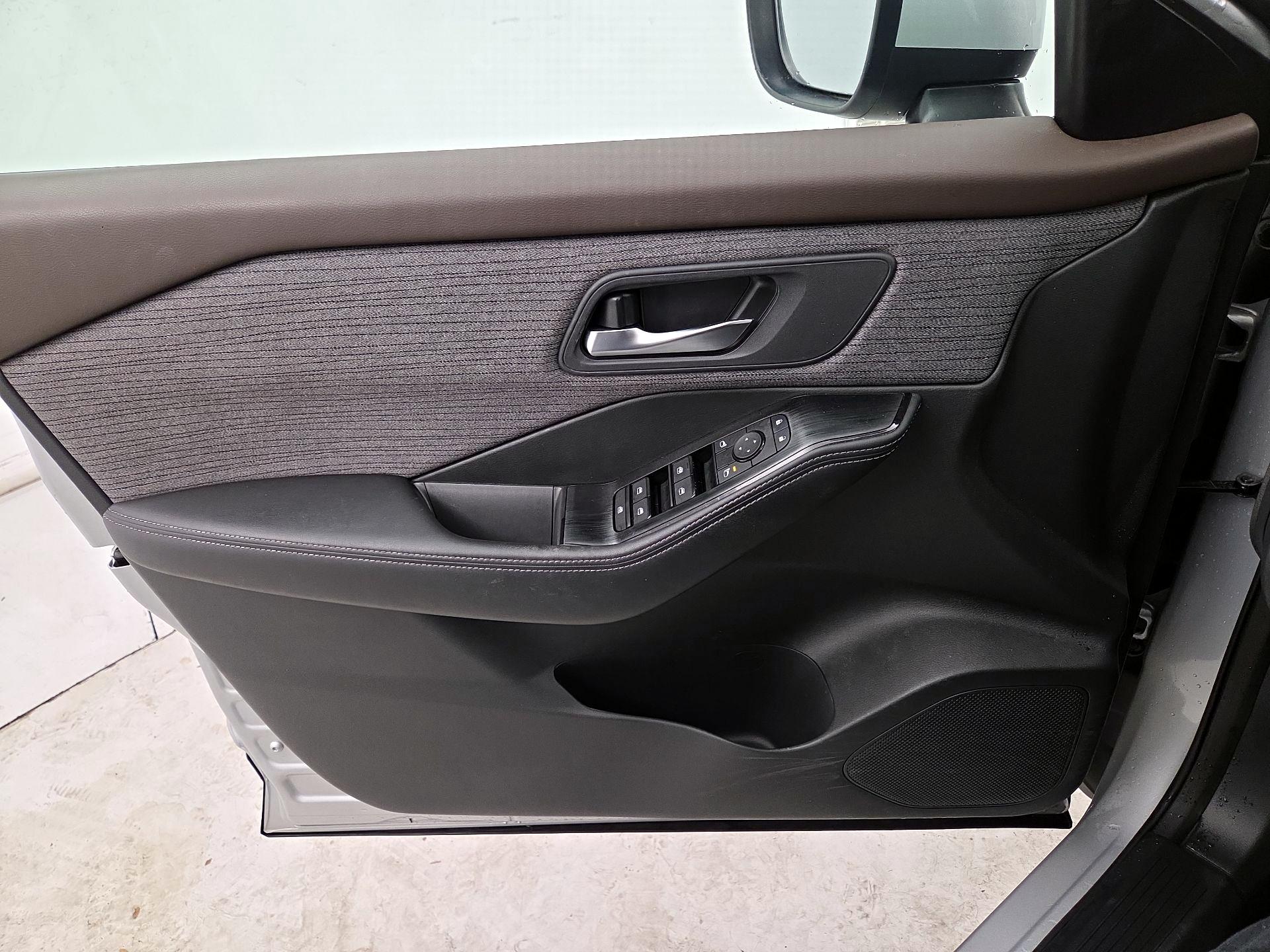 Thumbnail: 2023 Nissan Rogue - 12