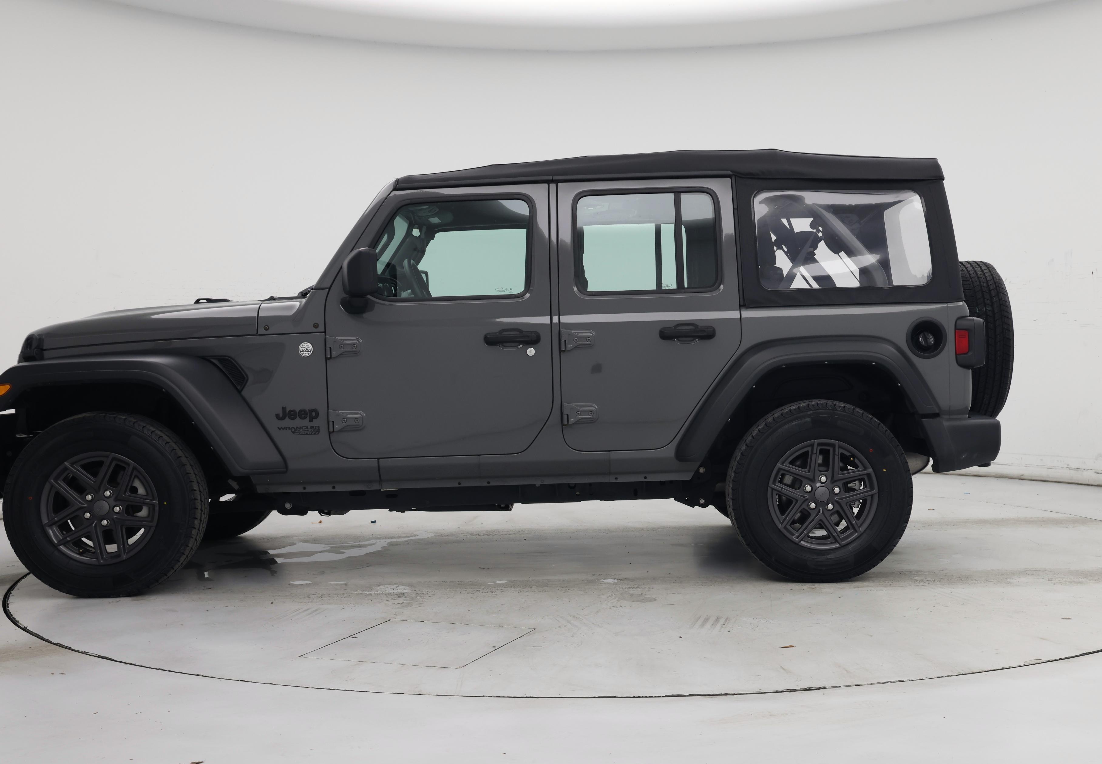 Thumbnail: 2021 Jeep Wrangler - 3
