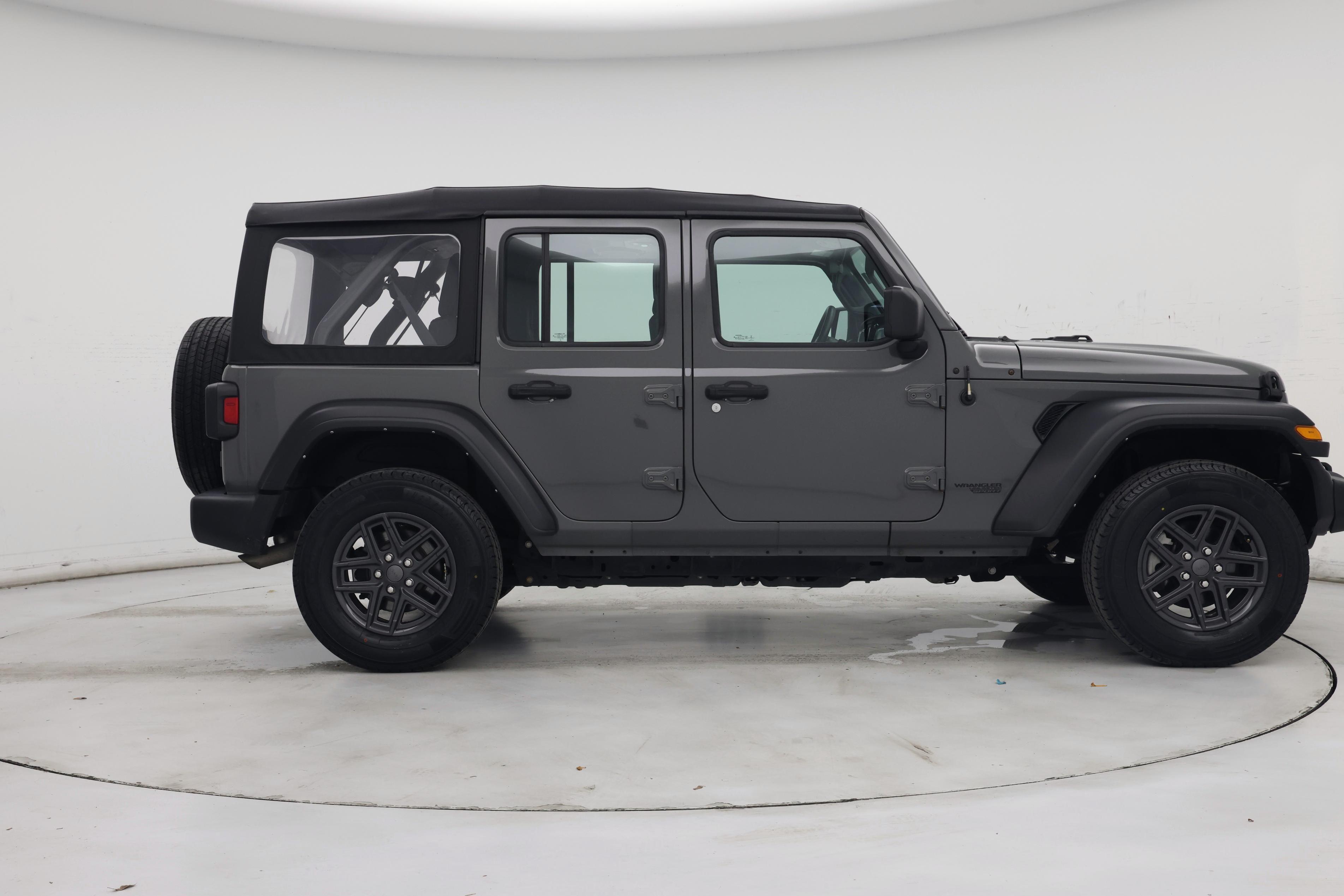 Thumbnail: 2021 Jeep Wrangler - 7