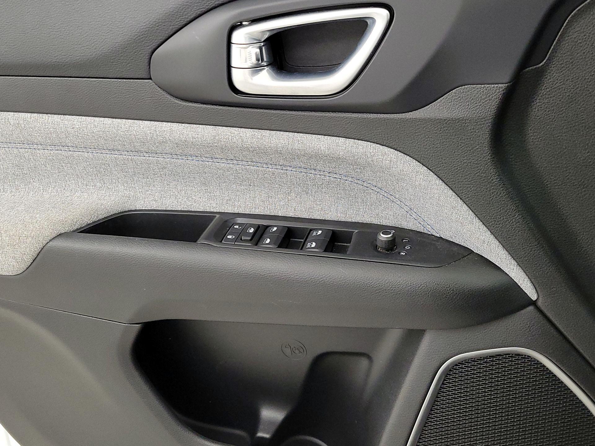 Thumbnail: 2022 Jeep Compass - 12