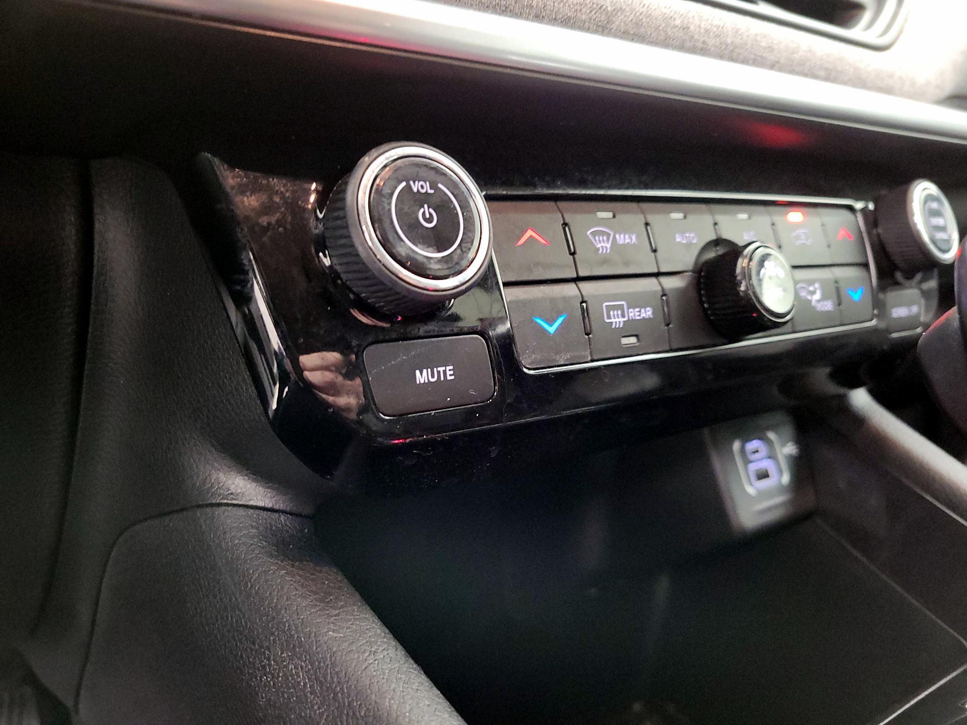 Thumbnail: 2022 Jeep Compass - 16