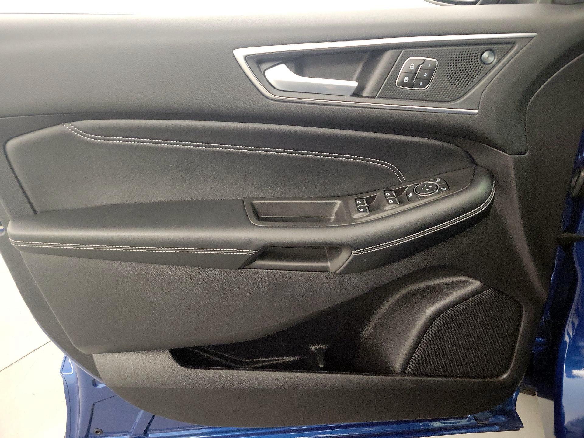 Thumbnail: 2021 Ford Edge - 12