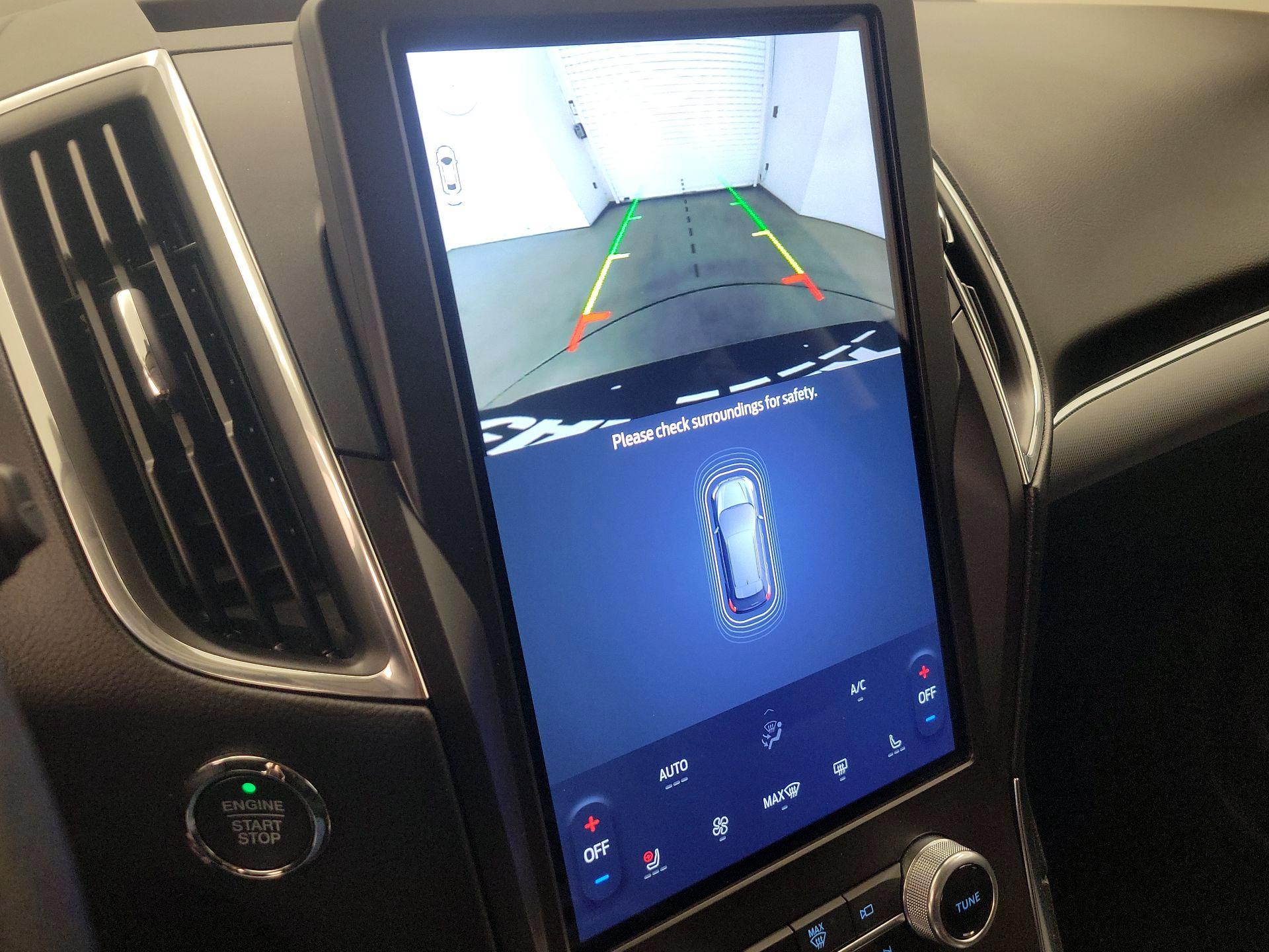 Thumbnail: 2021 Ford Edge - 15